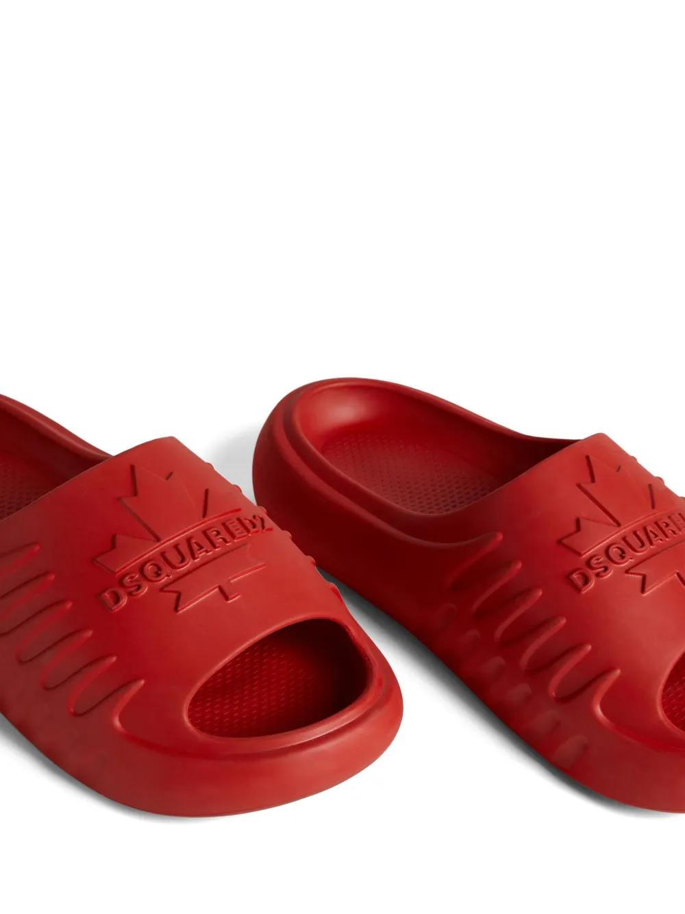 logo-embossed slides Product Image