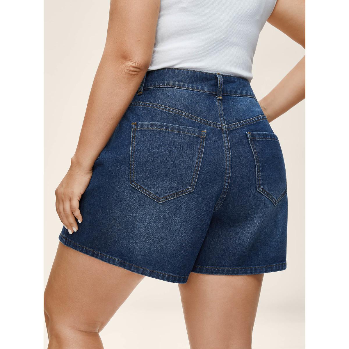 Plus Size Faded Wash Straight-Leg Denim Shorts Women Midblue No stretch Casual Slanted pocket Leisure Denim Shorts BloomChic 18/2X Product Image