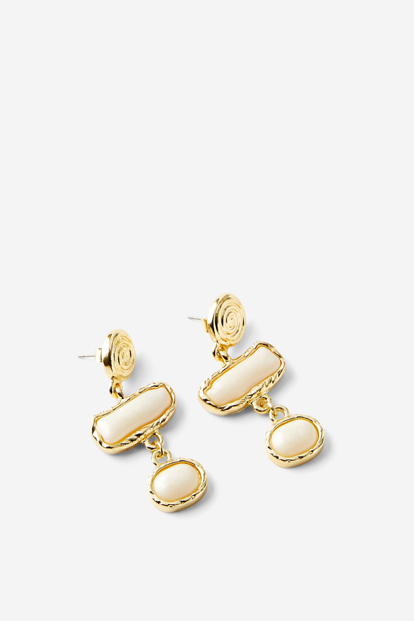 Mid Charm Earring Product Image