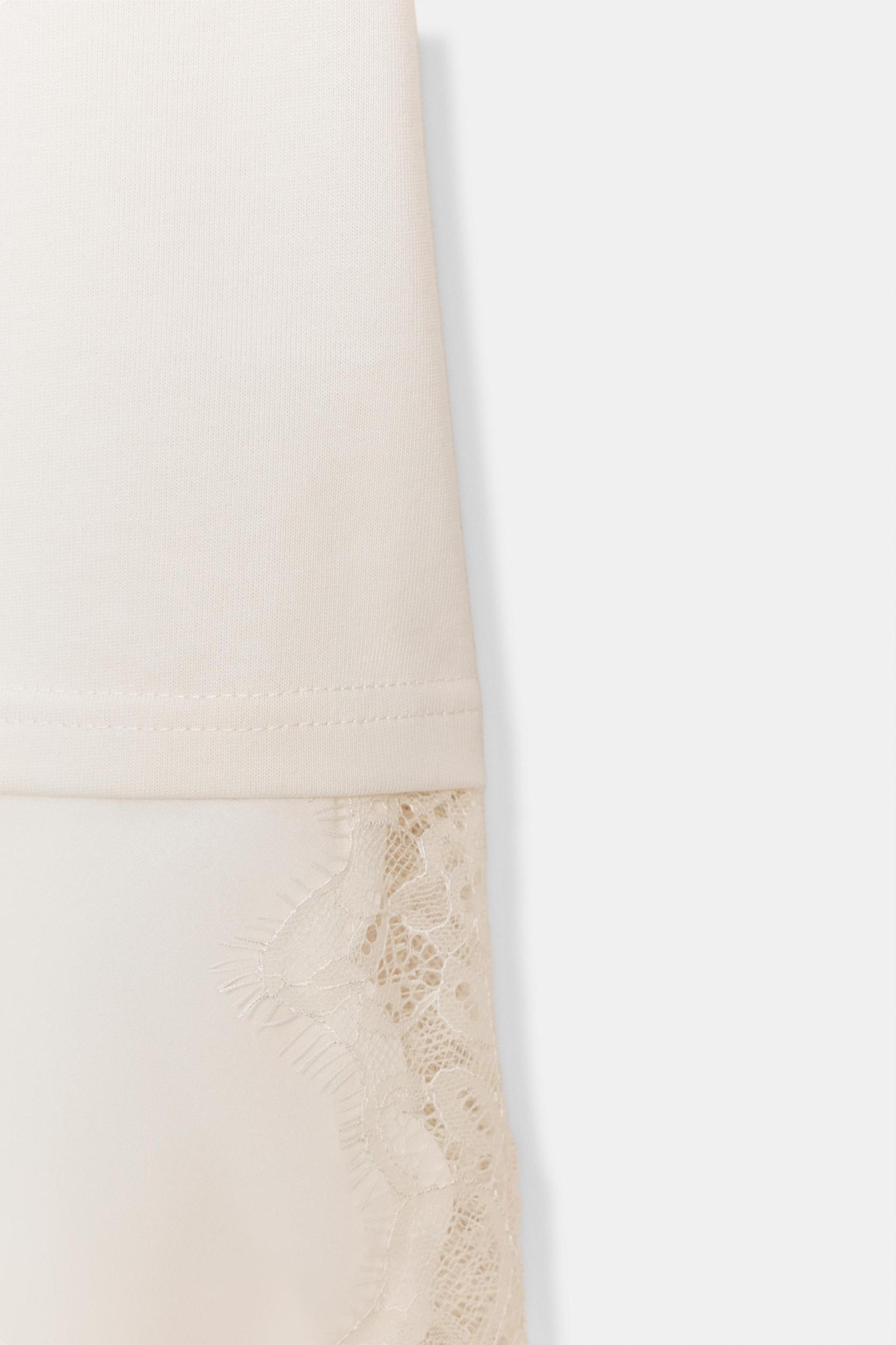 COMBINATION LACE T-SHIRT Product Image