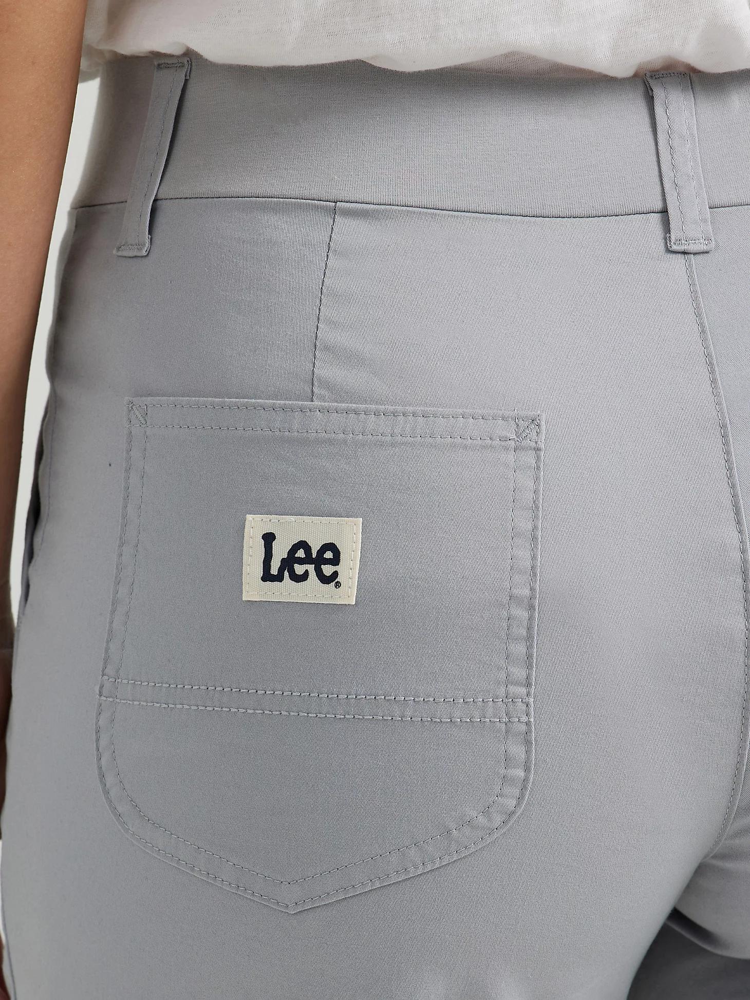 Women's Ultra Lux Comfort with Flex-to-Go Relaxed Fit Utility Skimmer | Women's Capris & Crops | Lee® Product Image