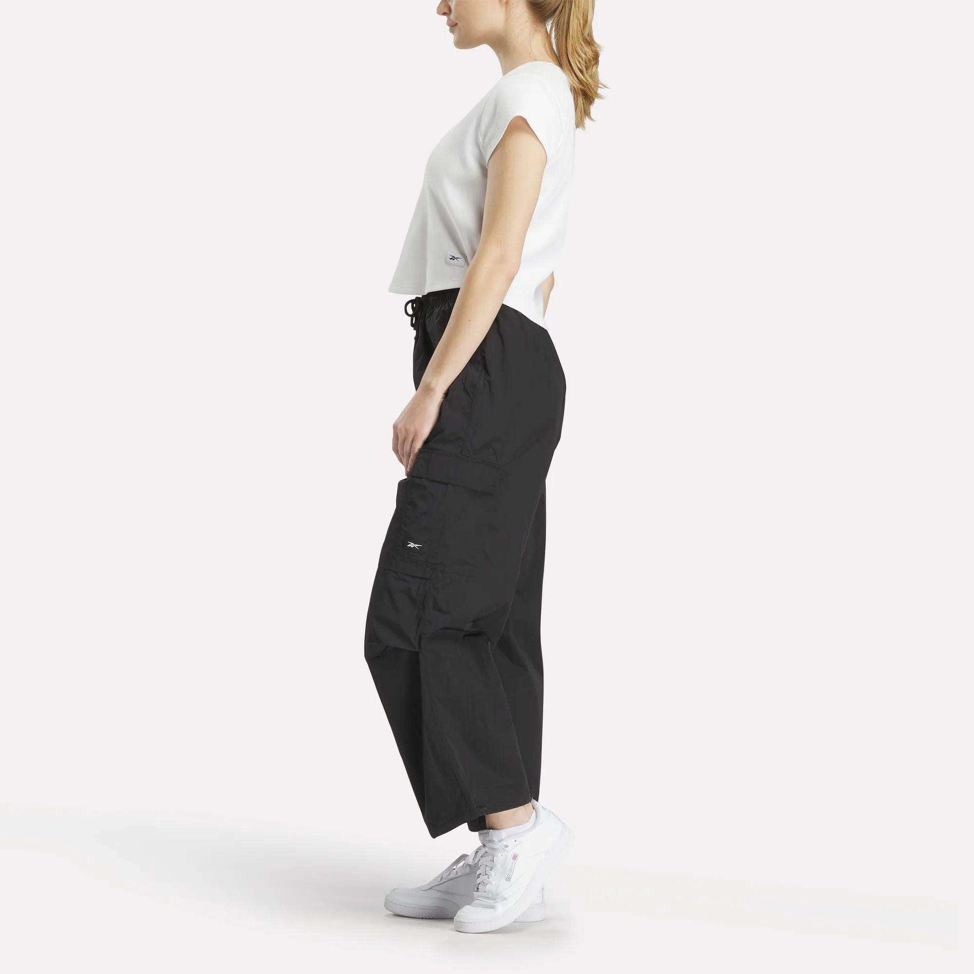 Women's Studio Style Cargo Pants Female Product Image