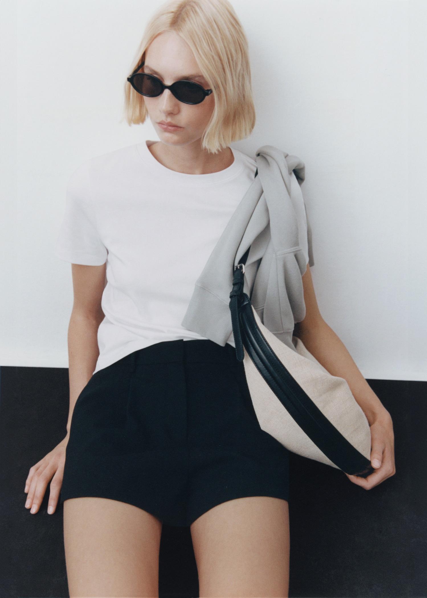 Short-sleeved cotton t-shirt - Women | MANGO USA Product Image