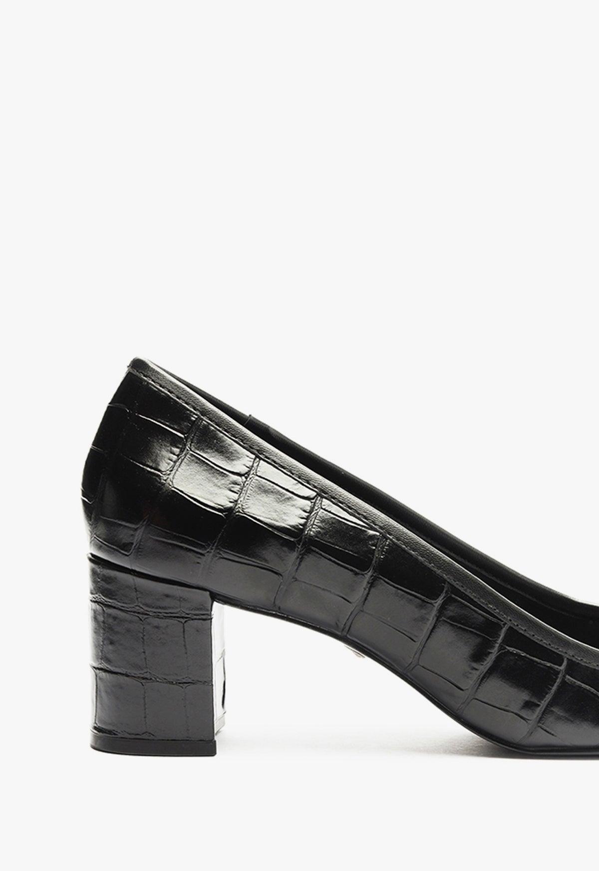 Arissa Pump Female Product Image