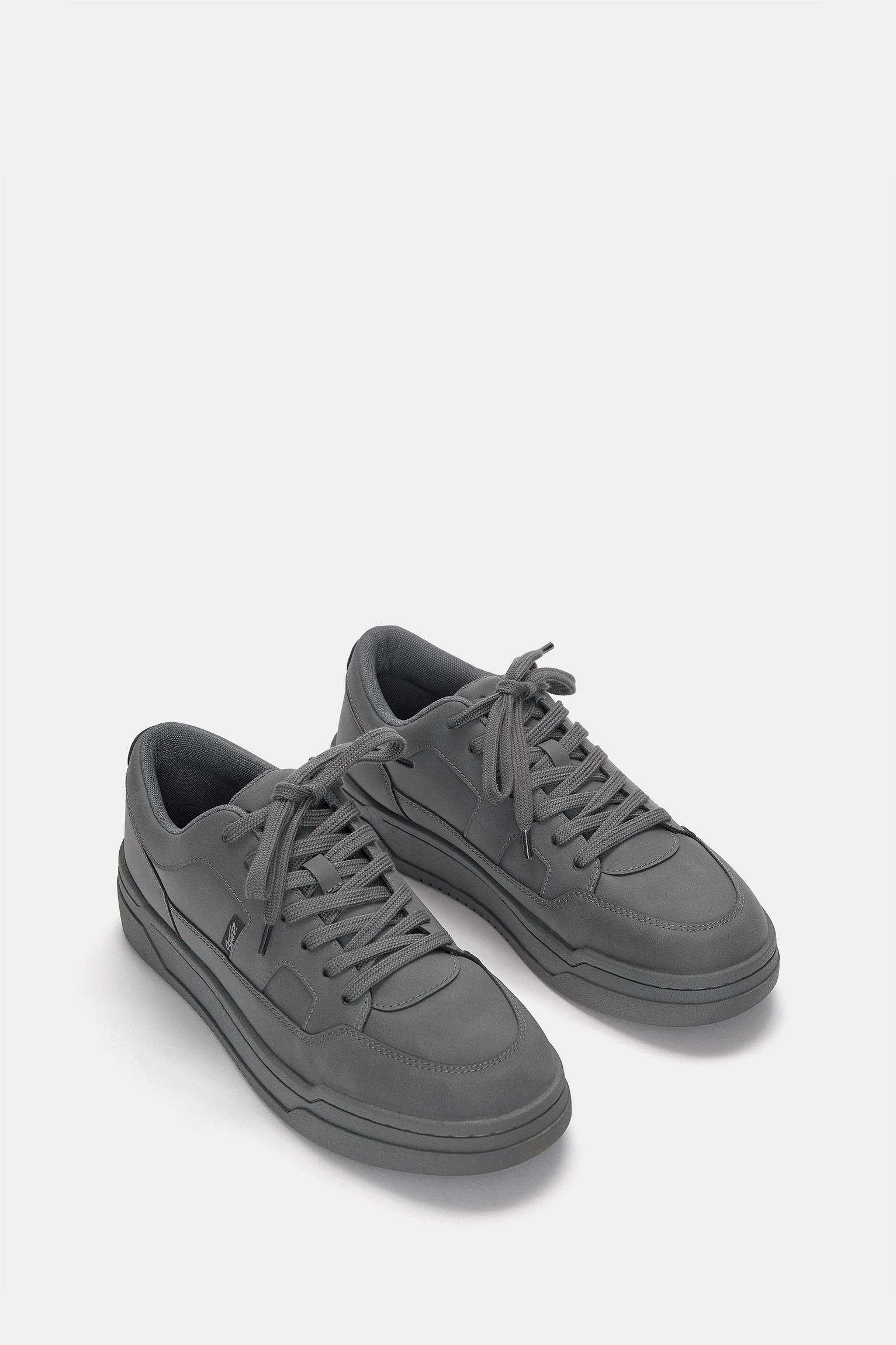 Chunky sole sneakers Product Image