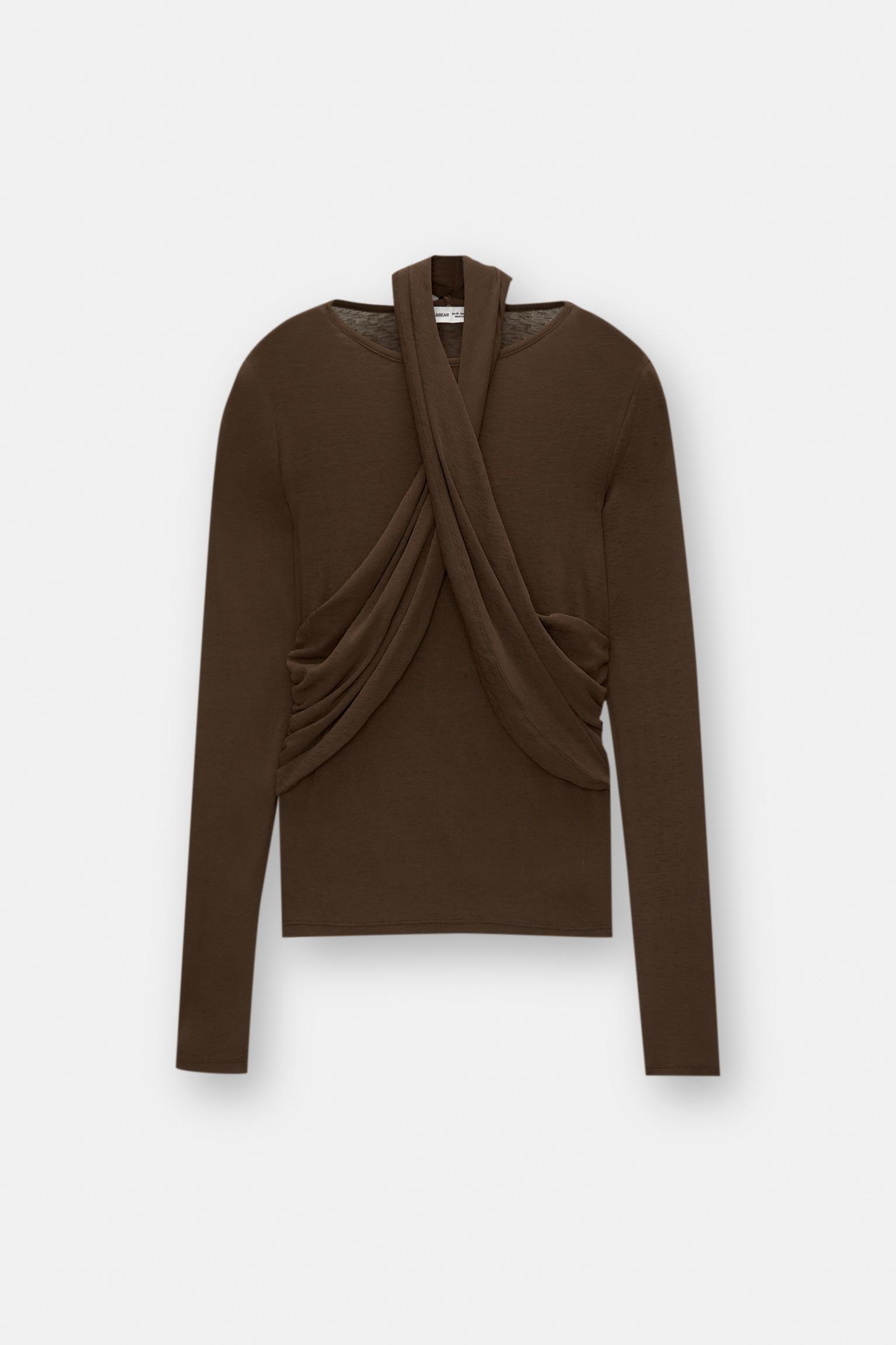 Crossover neckline T-shirt Product Image