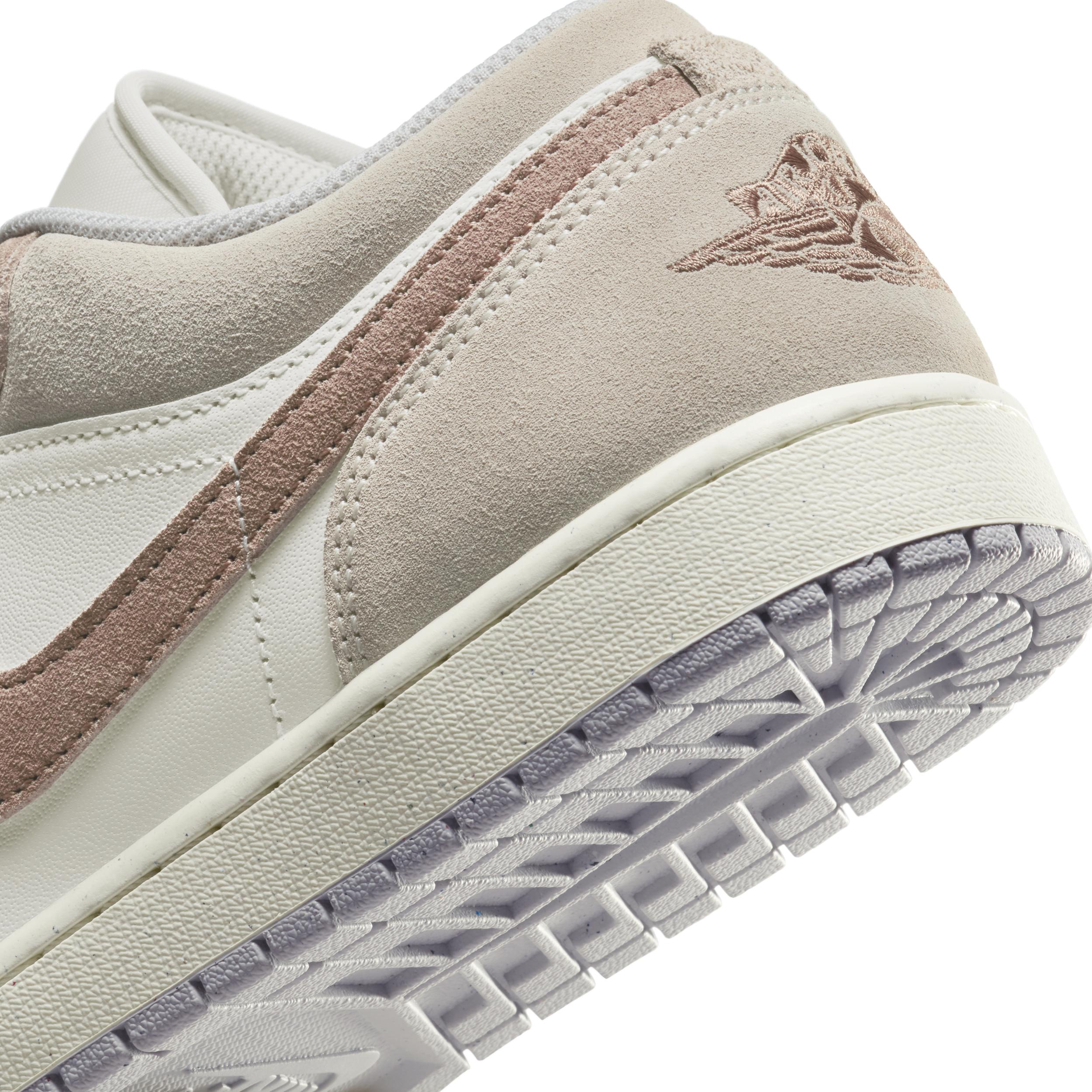 Men's Air Jordan 1 Low SE Shoes Product Image