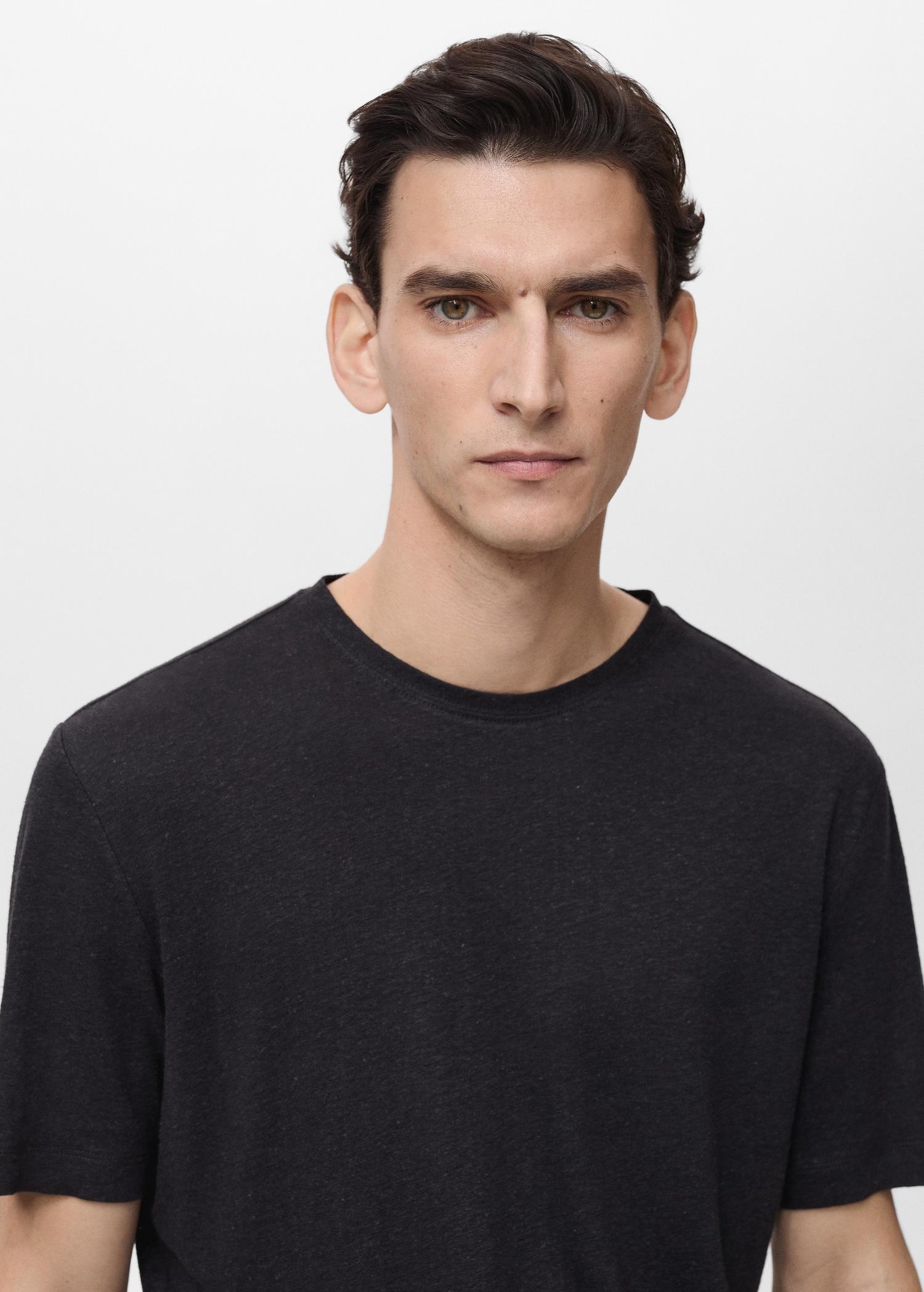 Linen slim-fit t-shirt - Men | MANGO USA Product Image