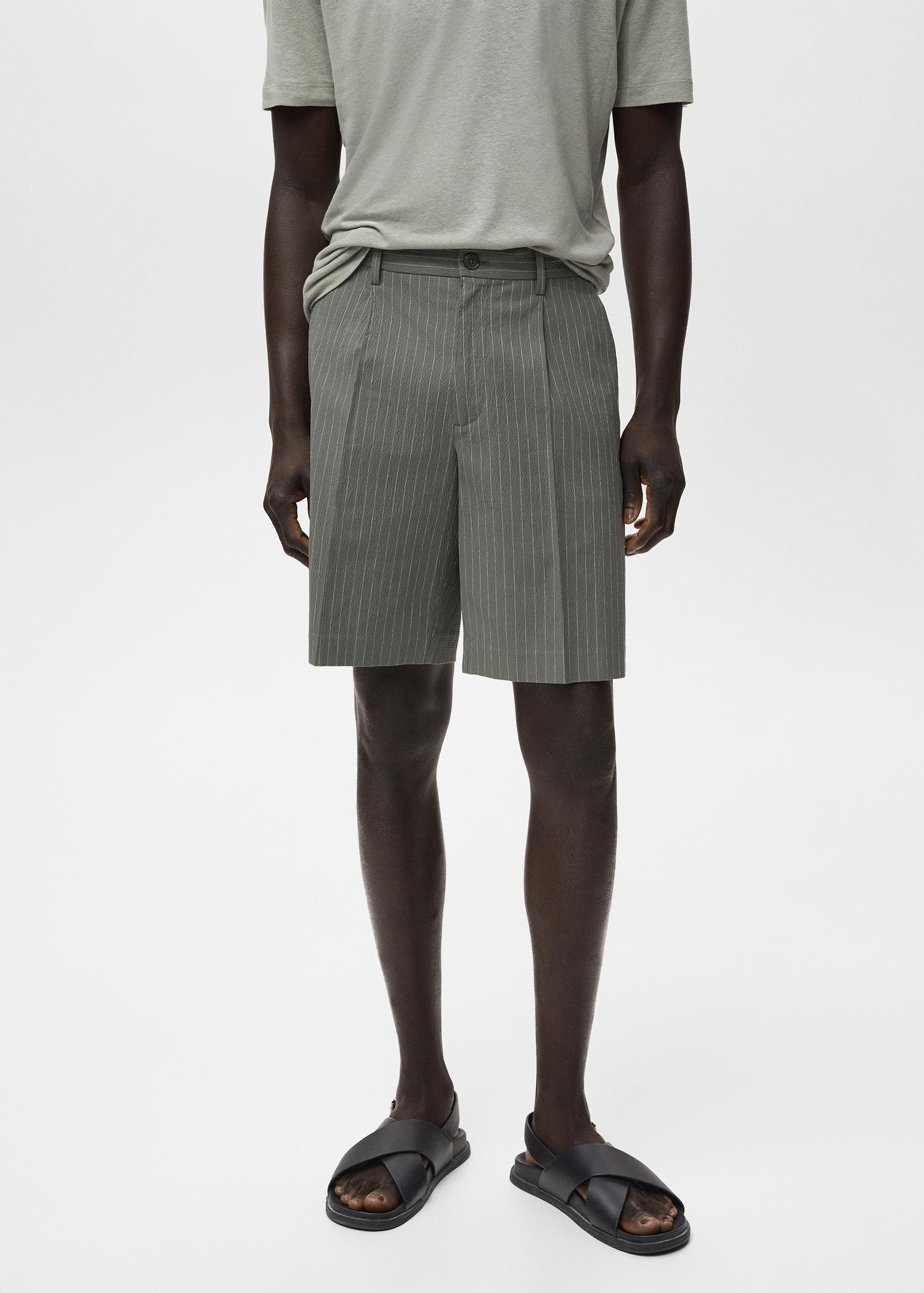 Slim-fit chino cotton bermuda shorts - Men | MANGO USA Product Image
