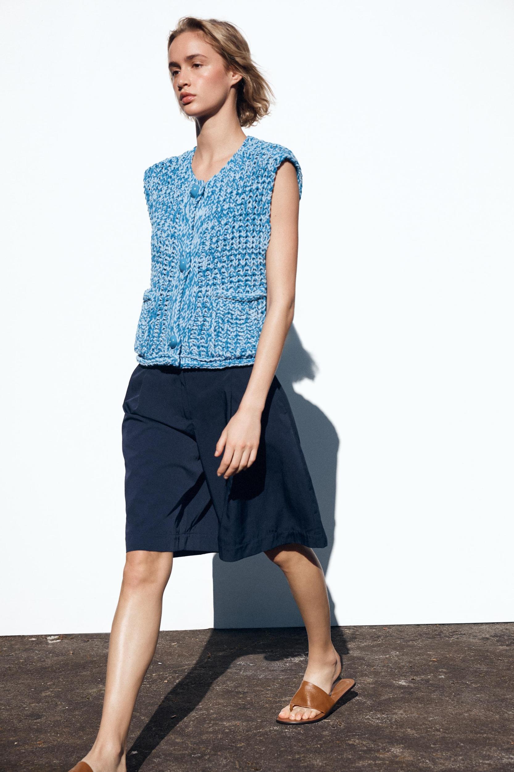 CHUNKY KNIT VEST Product Image