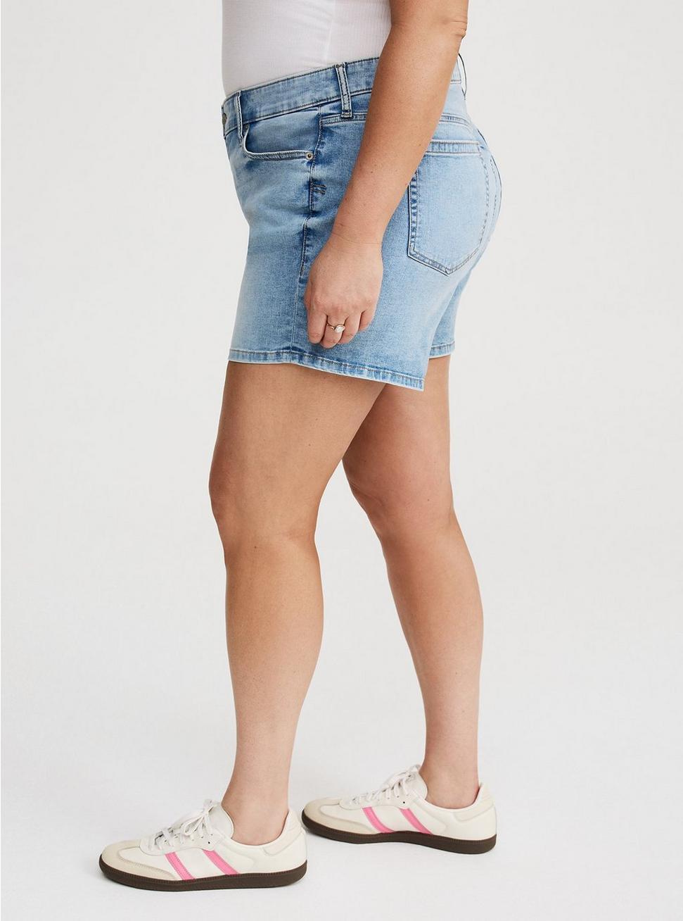 5'' Perfect Mid-Rise Short Product Image