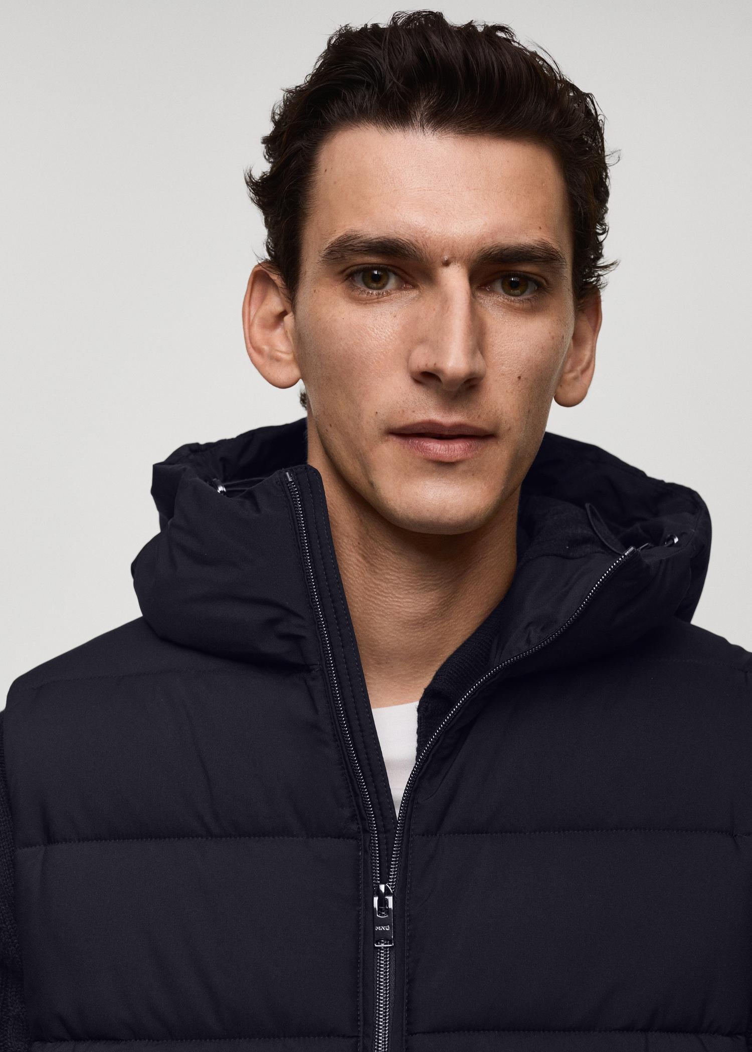 Water-repellent quilted gilet - Men | MANGO USA Product Image