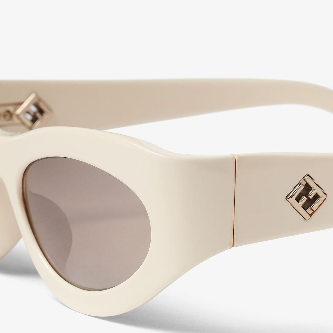 FF DiamondsWhite acetate sunglasses Product Image