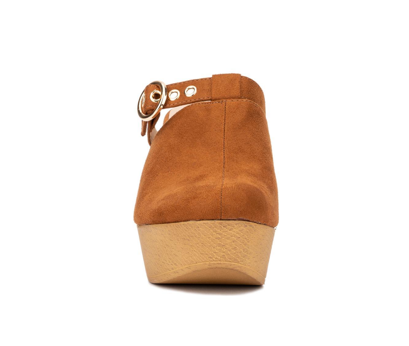 Women's New York and Company Nyomi Platform Clogs Product Image