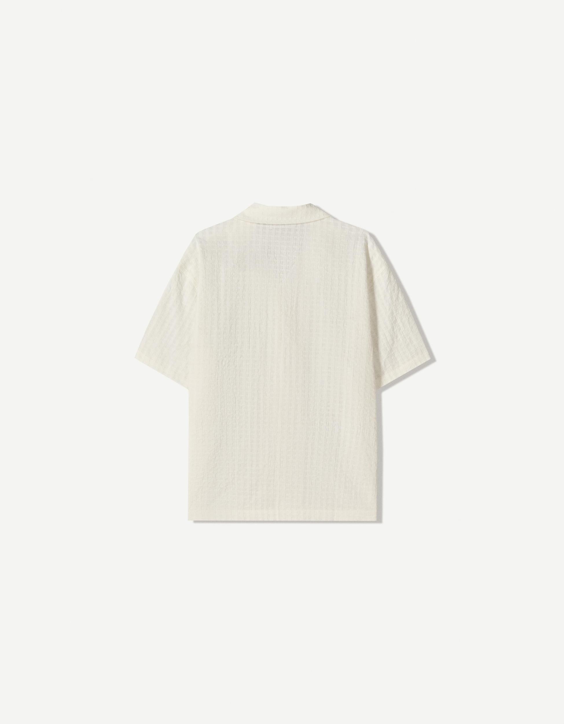 Embroidered short sleeve shirt Product Image