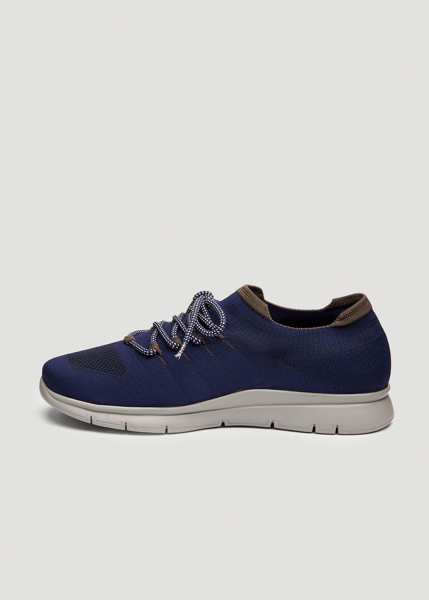 Knit Running Shoes for Tall Men in Navy Male Product Image