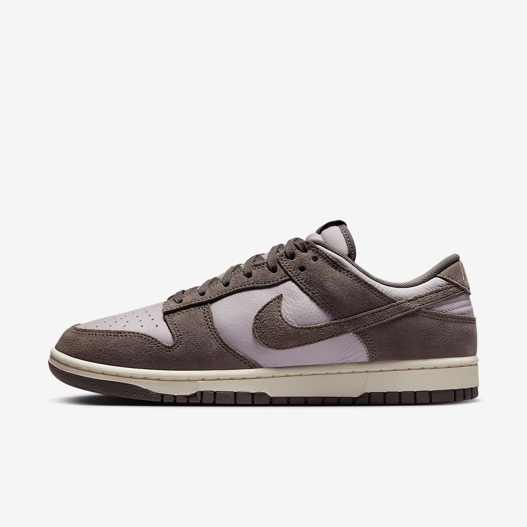 Nike Dunk Low Retro SE Leather/Suede Men's Shoes Product Image