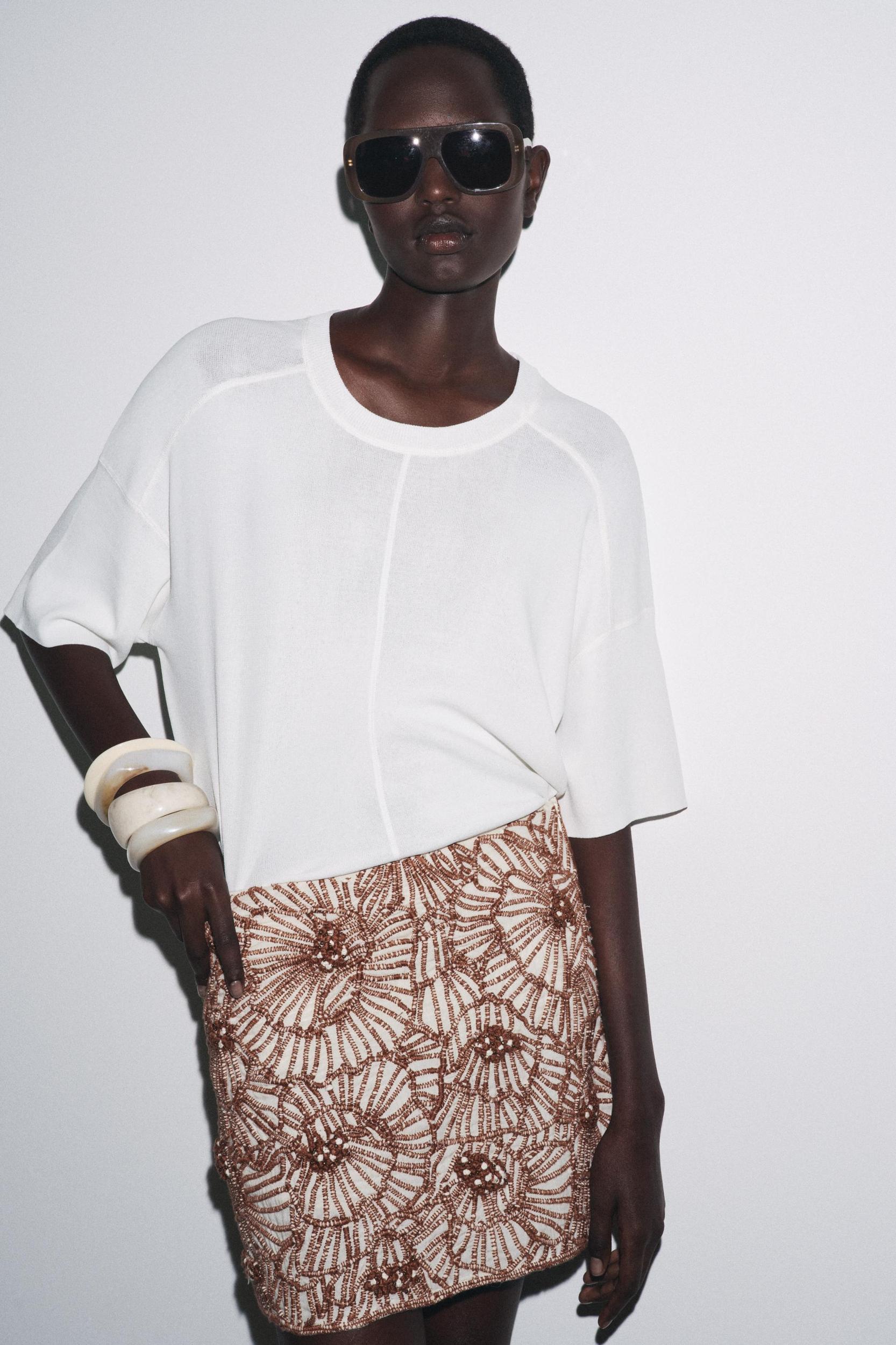 ZW COLLECTION FLORAL EMBROIDERED MINI SKIRT Product Image