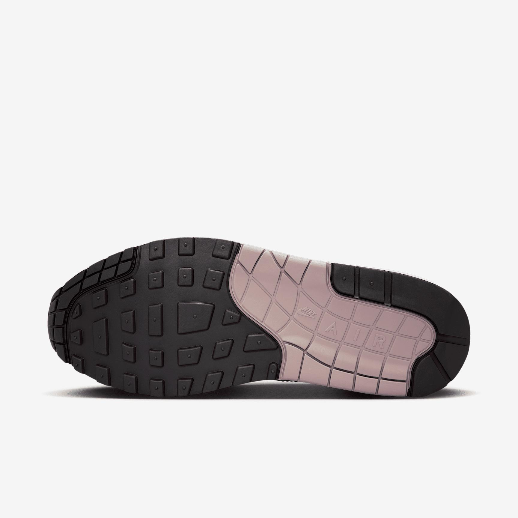 Nike Womens Air Max 1 87 Shoes | HF5338-100 Product Image