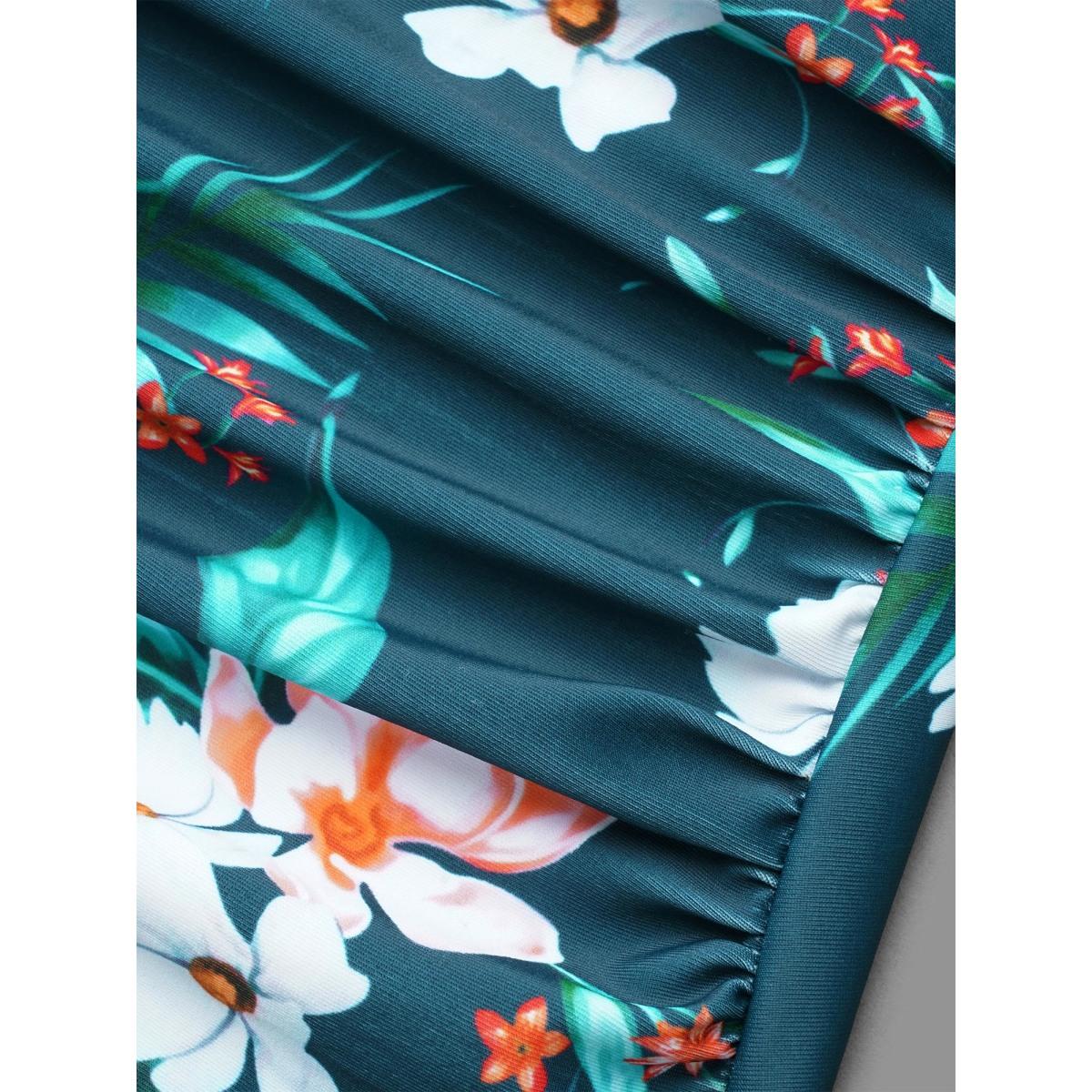 Plus Size Tropical Print Tiered Ruffles Crisscross One Piece Swimsuit Women's Swimwear Cyan Beach Gathered Curve Bathing Suits High stretch One Pieces BloomChic 30/6X Product Image