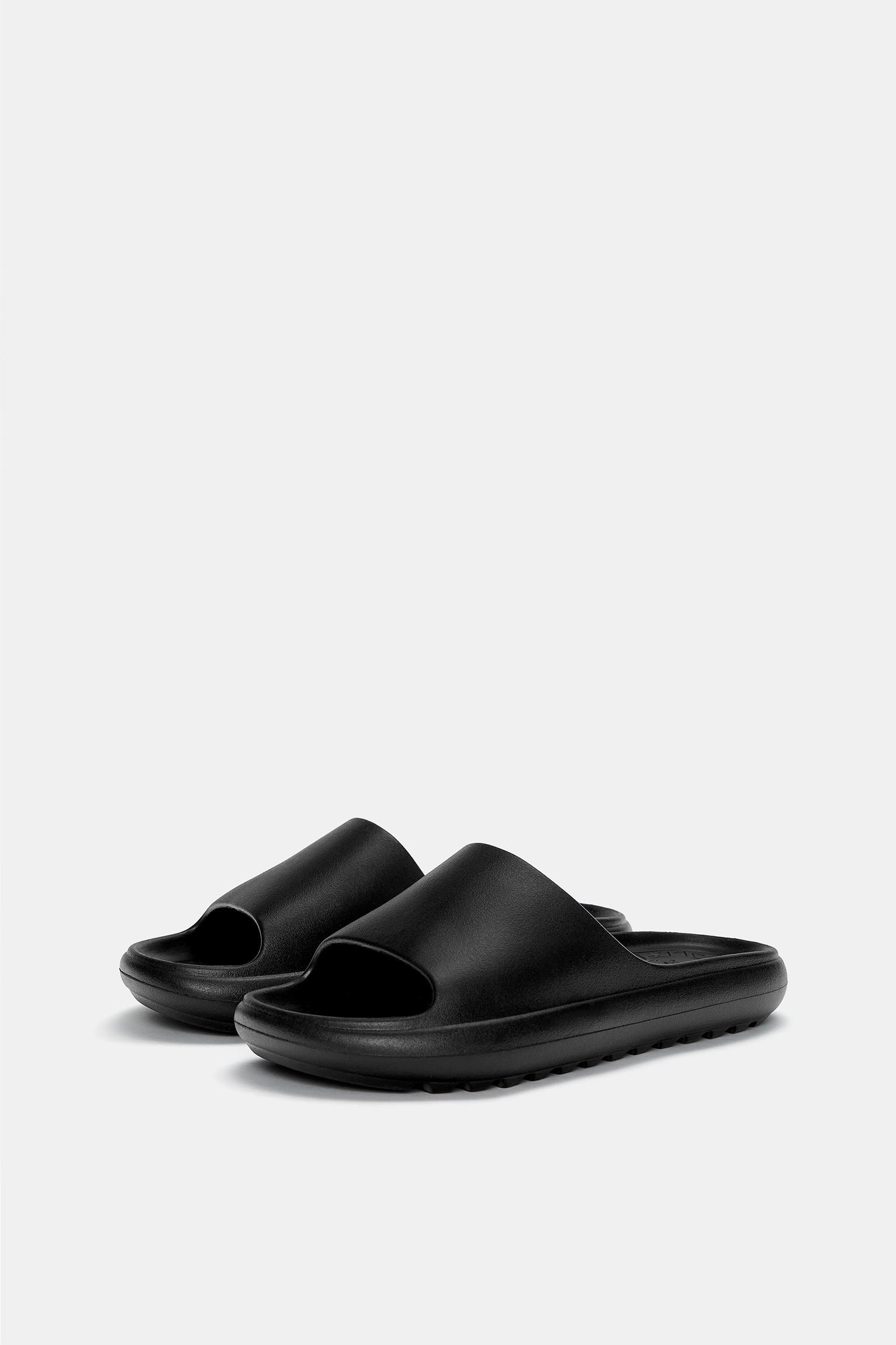 Rubberized sandals Product Image