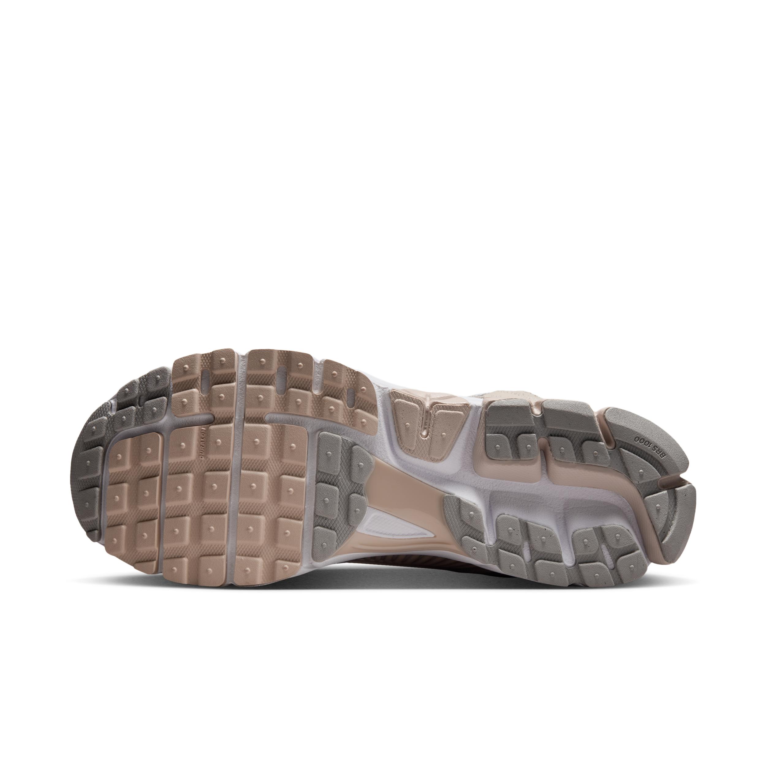 Nike Mens Zoom Vomero 5 Shoes | HF1553-101 Product Image