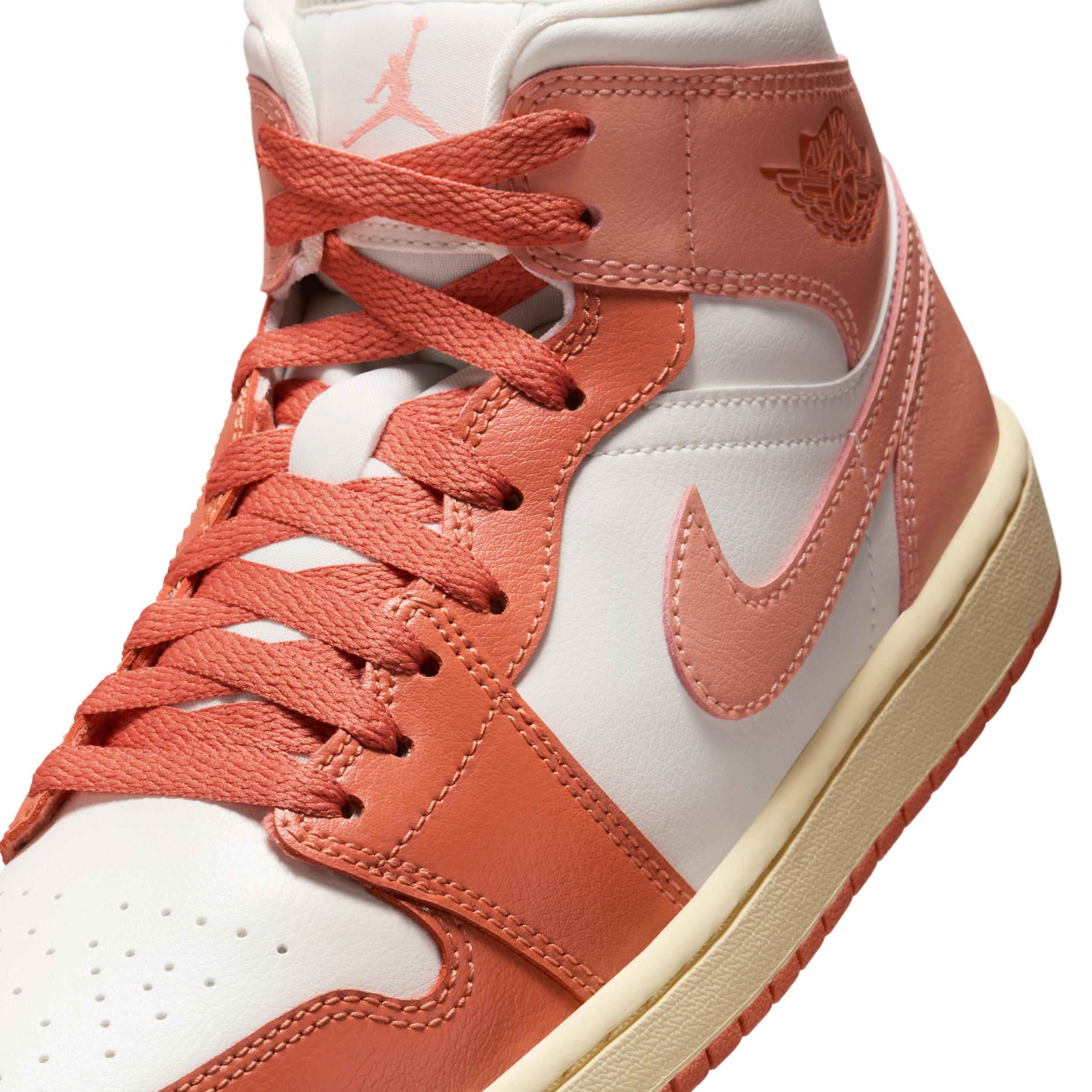 Women's Air Jordan 1 Mid Shoes Product Image