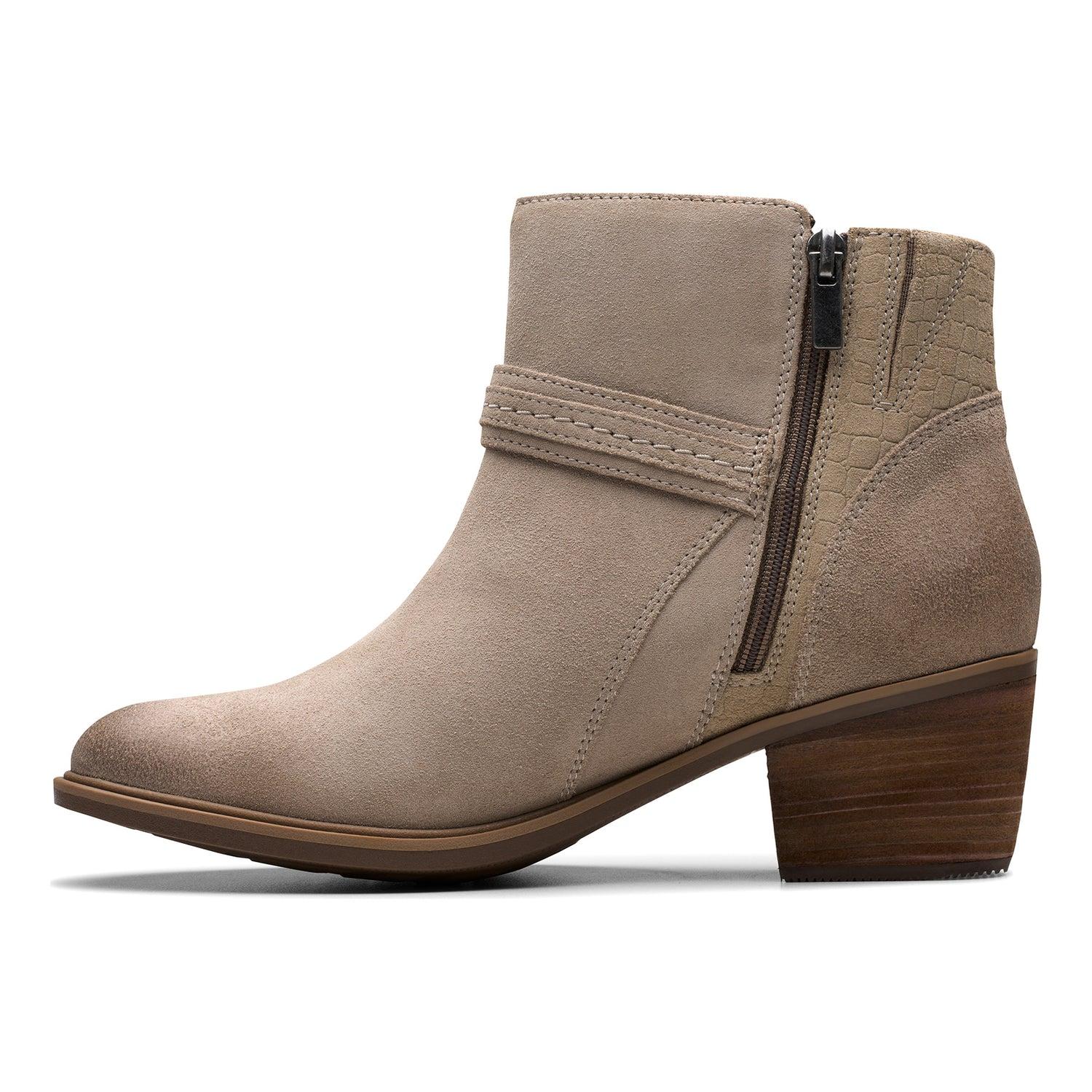 Neva Buckle Product Image