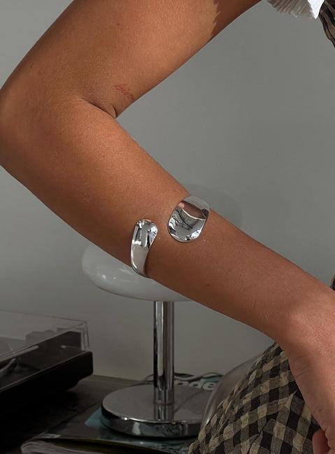 Pleasing Bracelet Silver Product Image