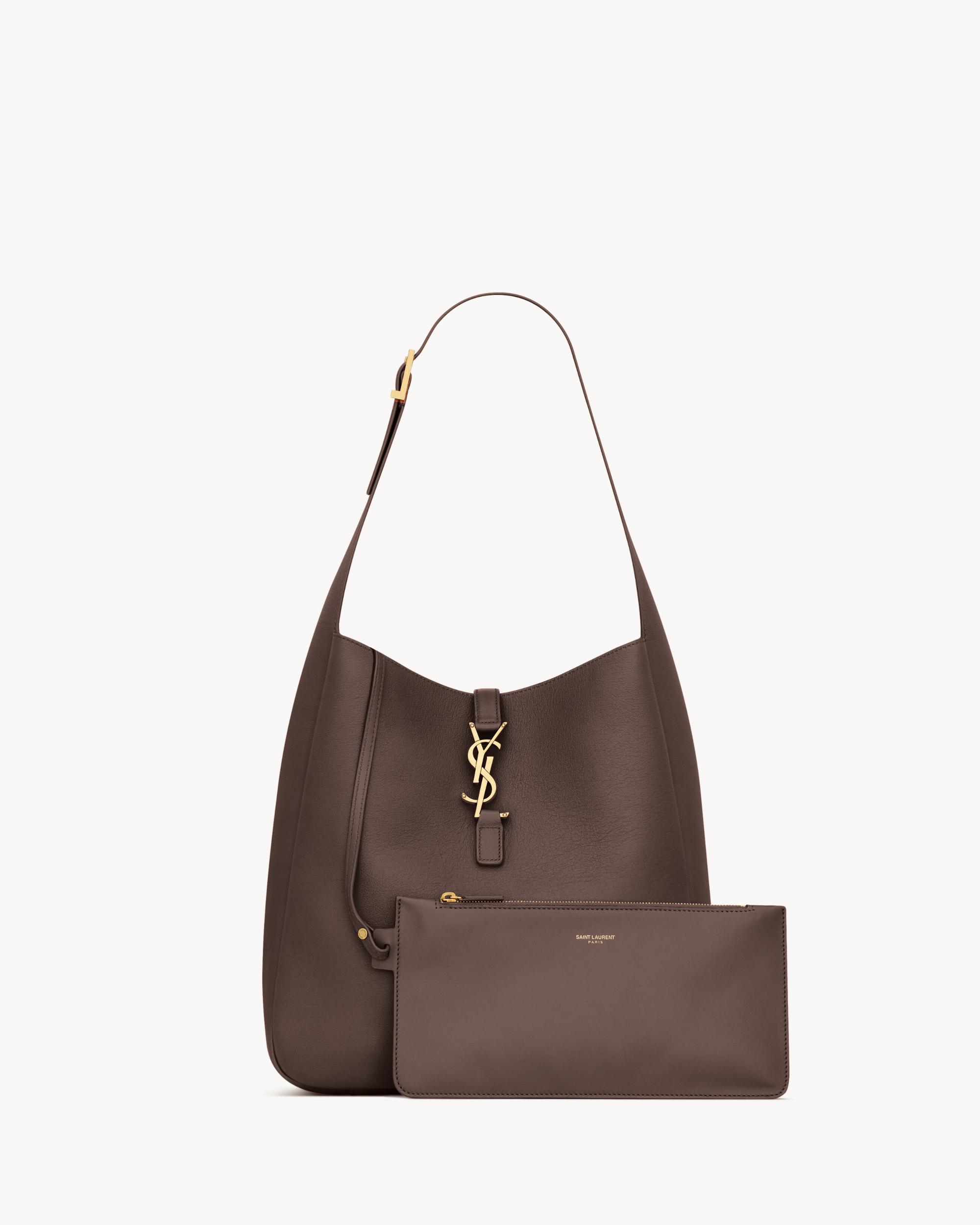 LE 5 À 7 supple large in grained leather Product Image