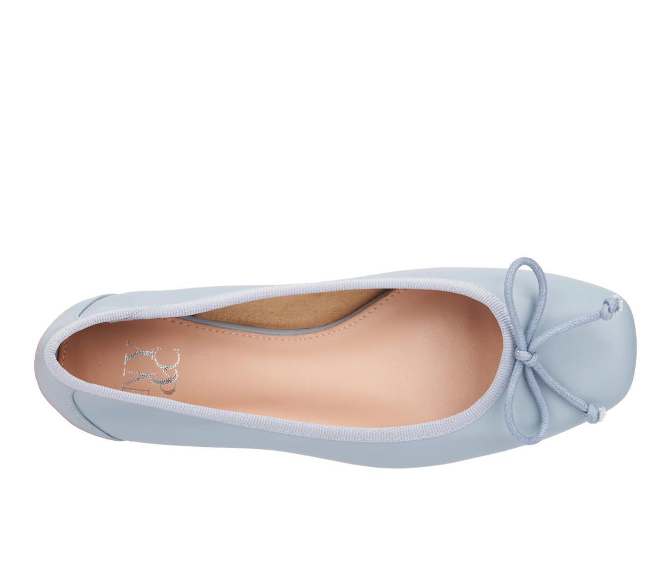 Women's New York and Company Paulina Flats Product Image