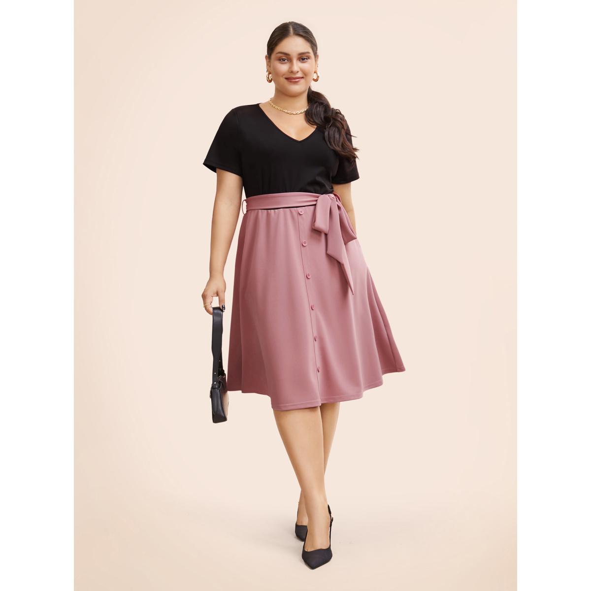 Plus Size Supersoft Essentials Two Tone Pocket Patchwork Belted Dress Rouge Women Office Plain V-neck Short sleeve Curvy Midi Dress BloomChic 26/4X Product Image