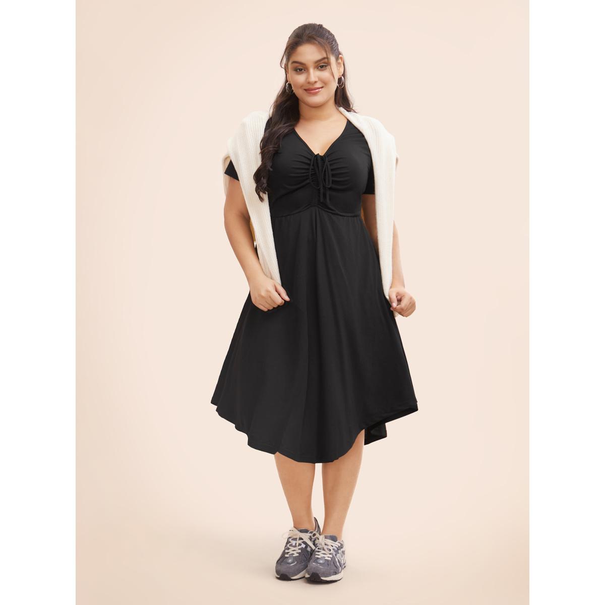 Plus Size Solid Drawstring Ruched Curved Hem Dress Black Women Elegant Gathered V-neck Short sleeve Curvy BloomChic 12/L Product Image