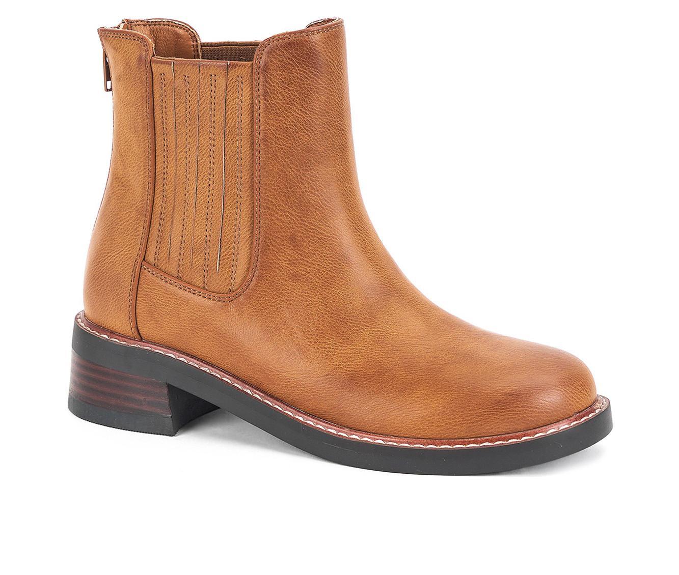 Women's Yellow Box Clyde Chelsea Boots Product Image