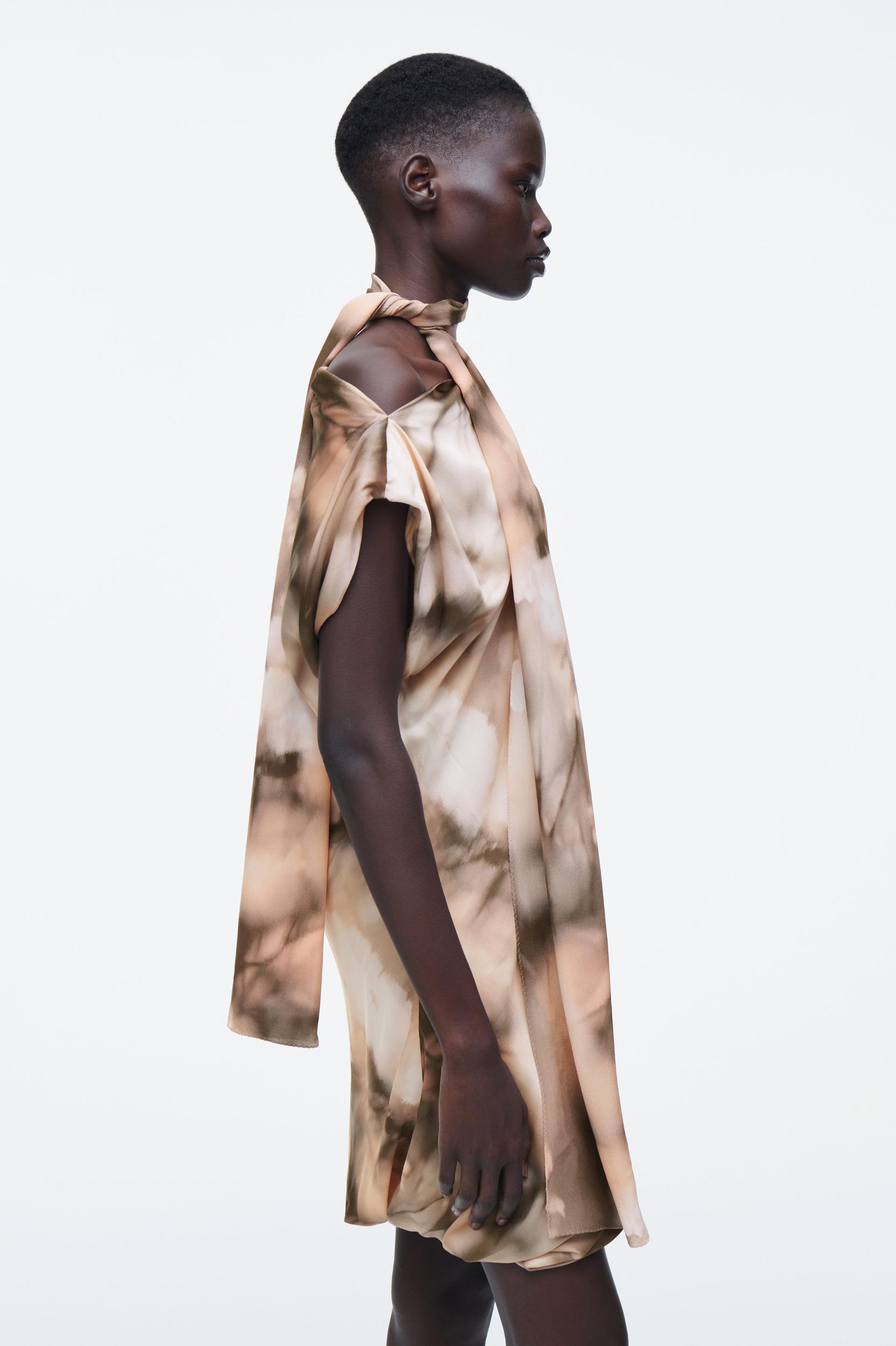 PRINTED SILK SCARF Product Image