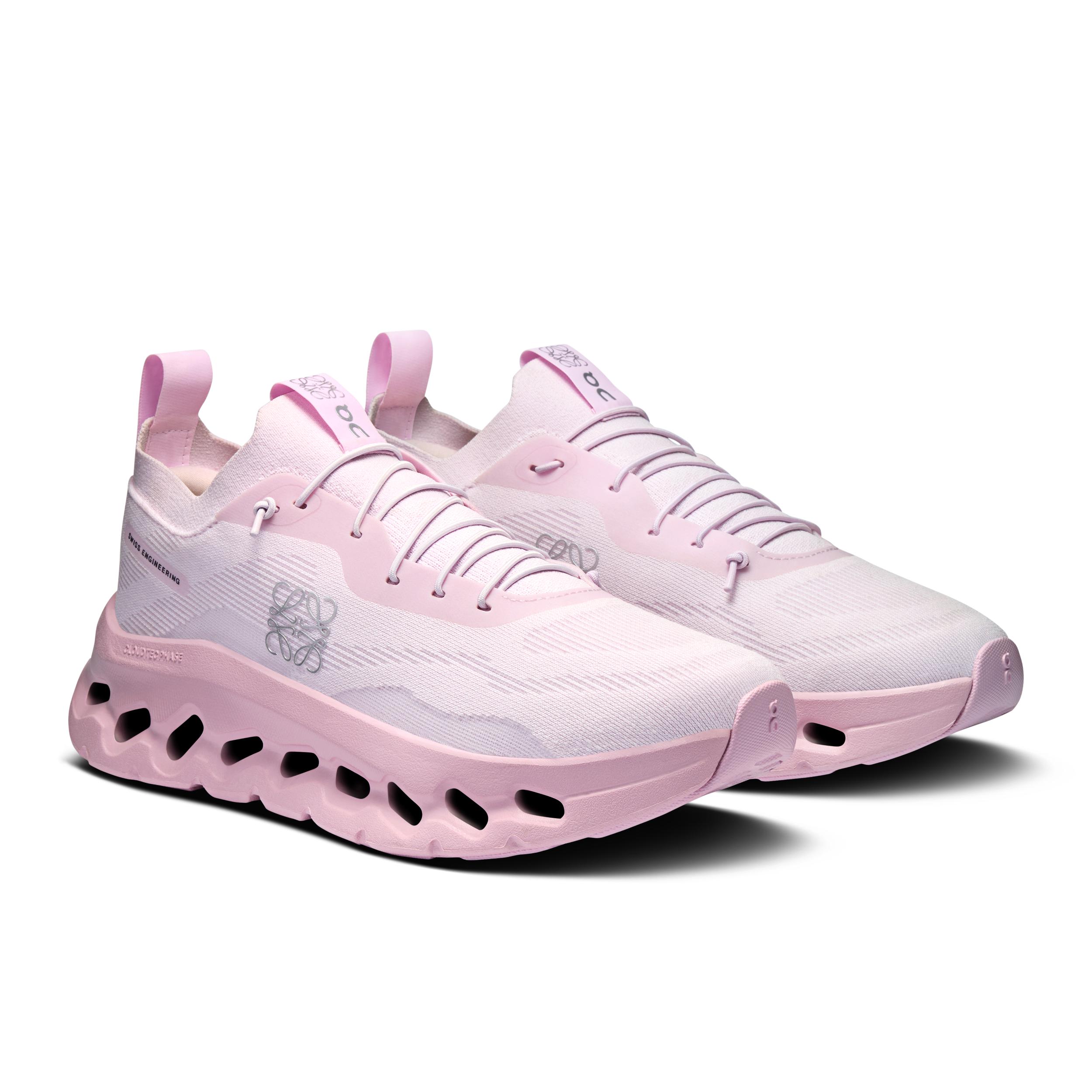 Cloudtilt LOEWE: Women's Lifestyle Shoe Product Image