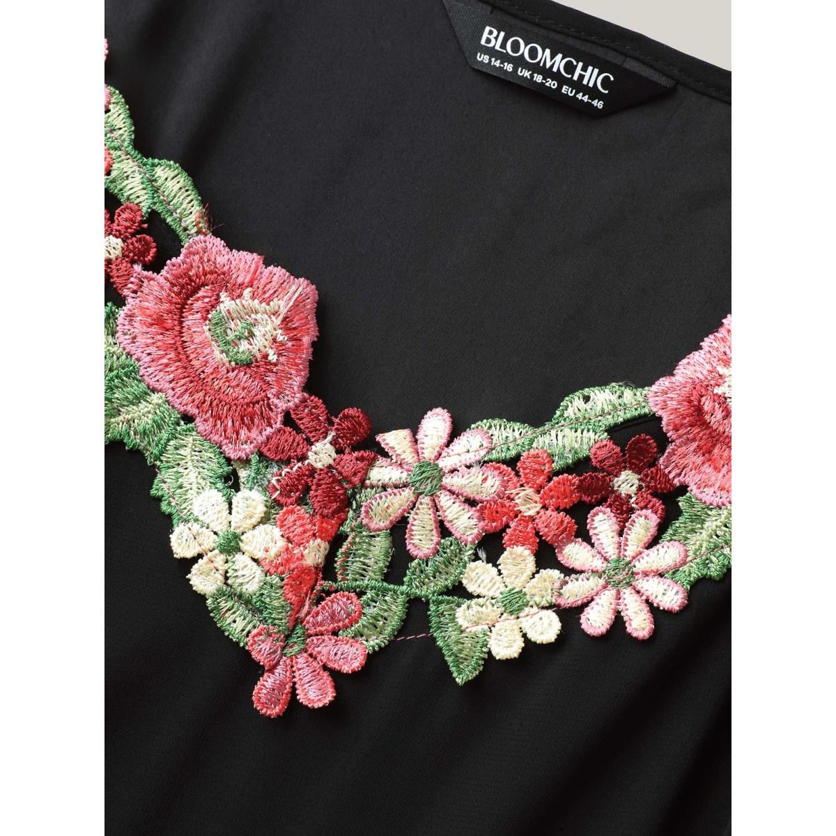 Plus Size Floral Sweetheart Neckline Cinched-Waist Dress Black Women Heart neckline Sleeveless Curvy BloomChic 14-16/1X Product Image