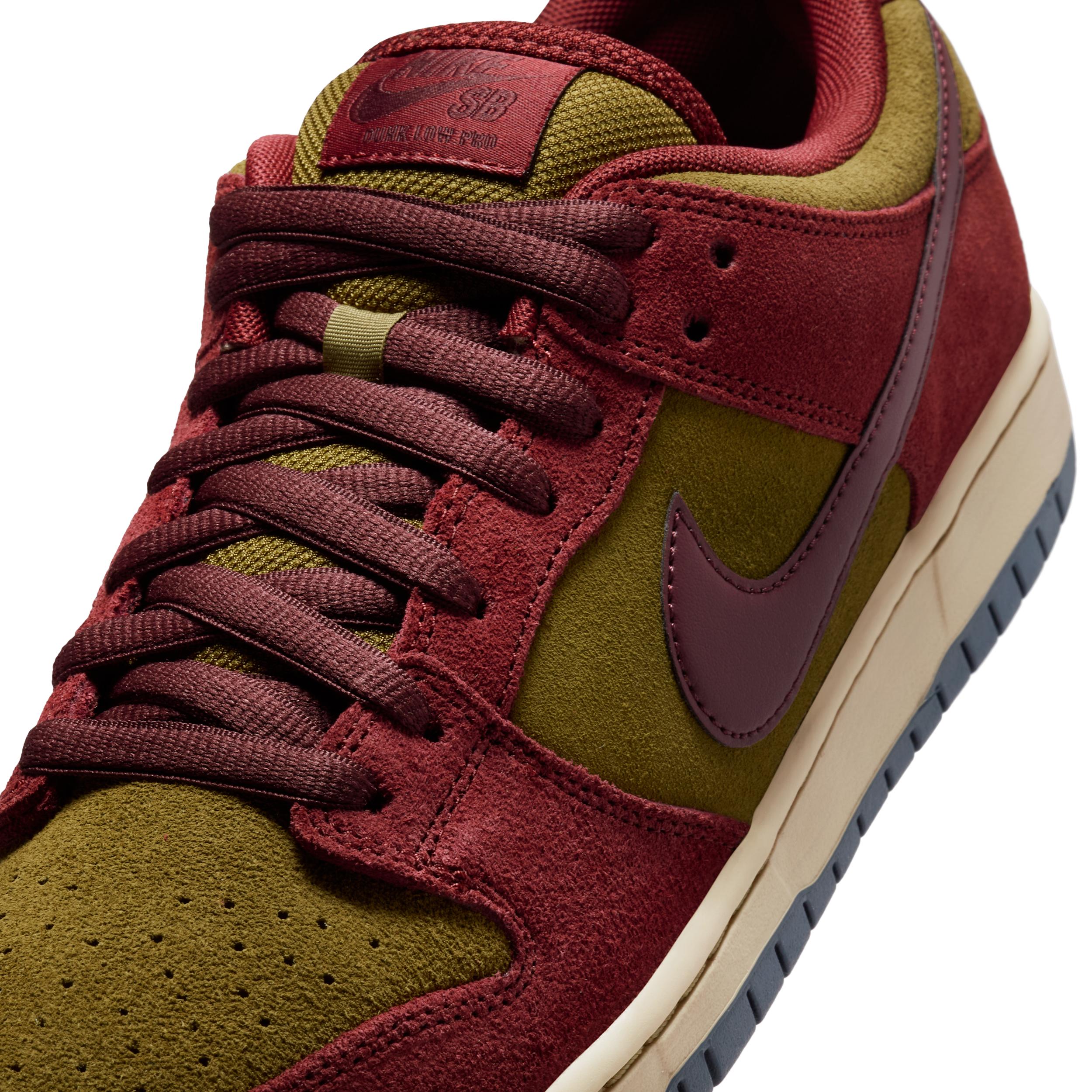 Men's Nike SB Dunk Low Pro Skate Shoes Product Image