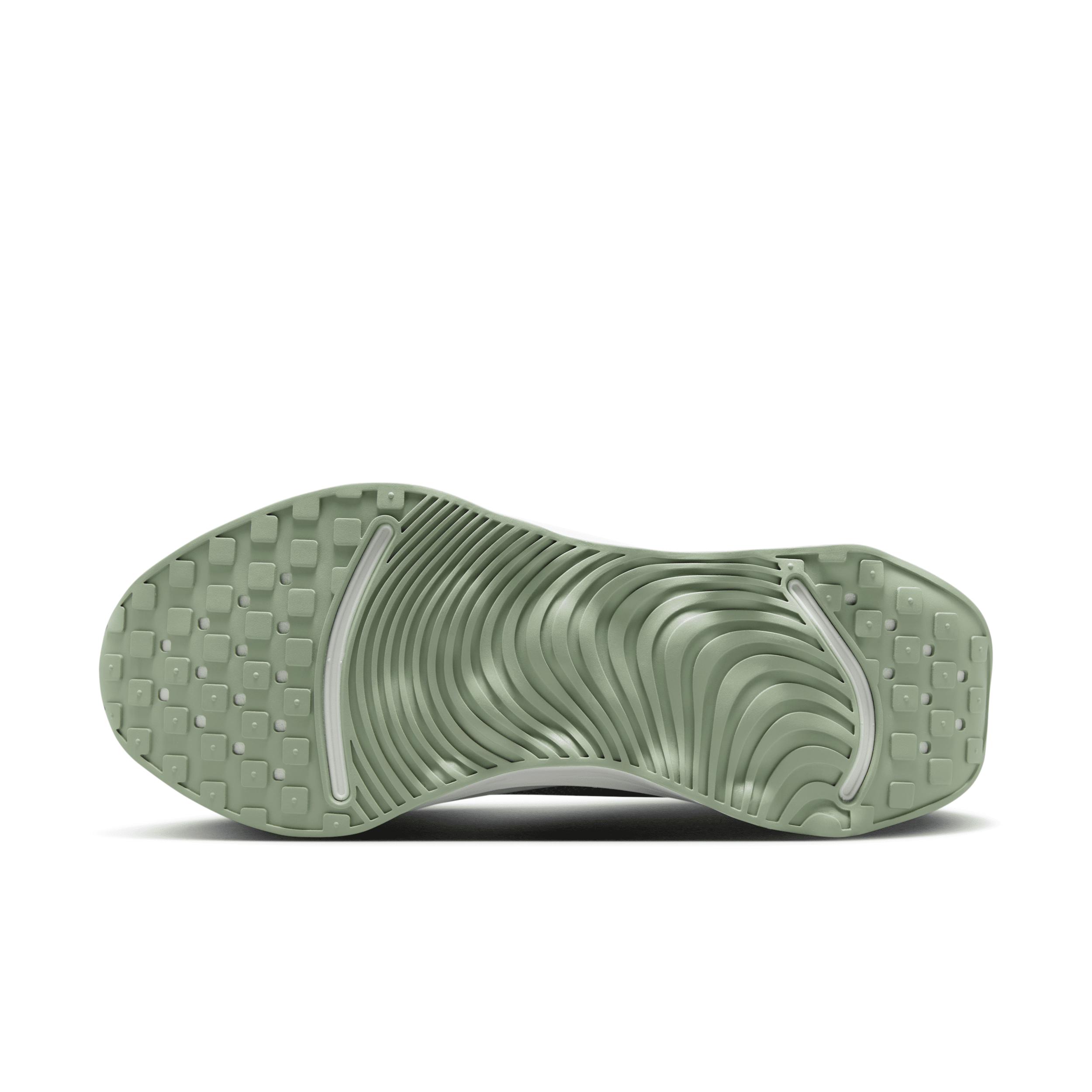 Nike Womens Motiva GORE-TEX Casual Shoes in Light Silver/Light Silver/Jade Horizon Product Image