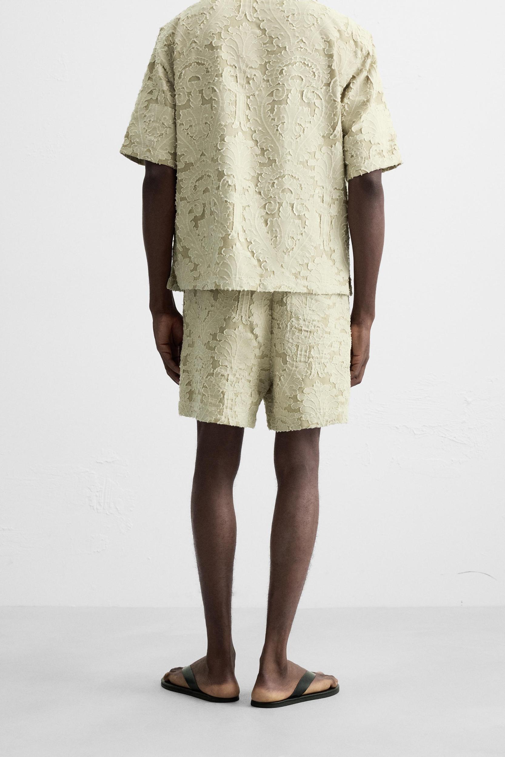 GEOMETRIC JACQUARD SHORTS Product Image