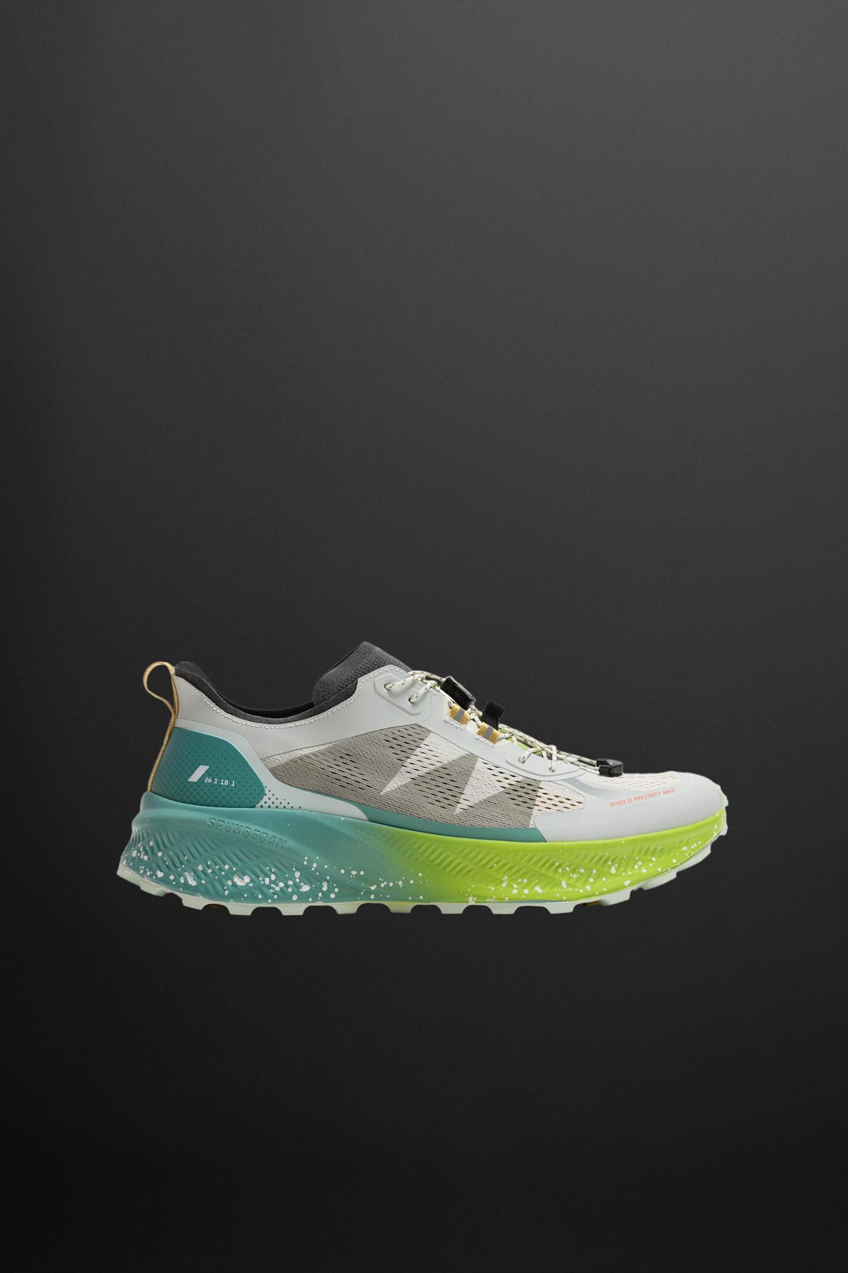 RUNNING SHOES Product Image