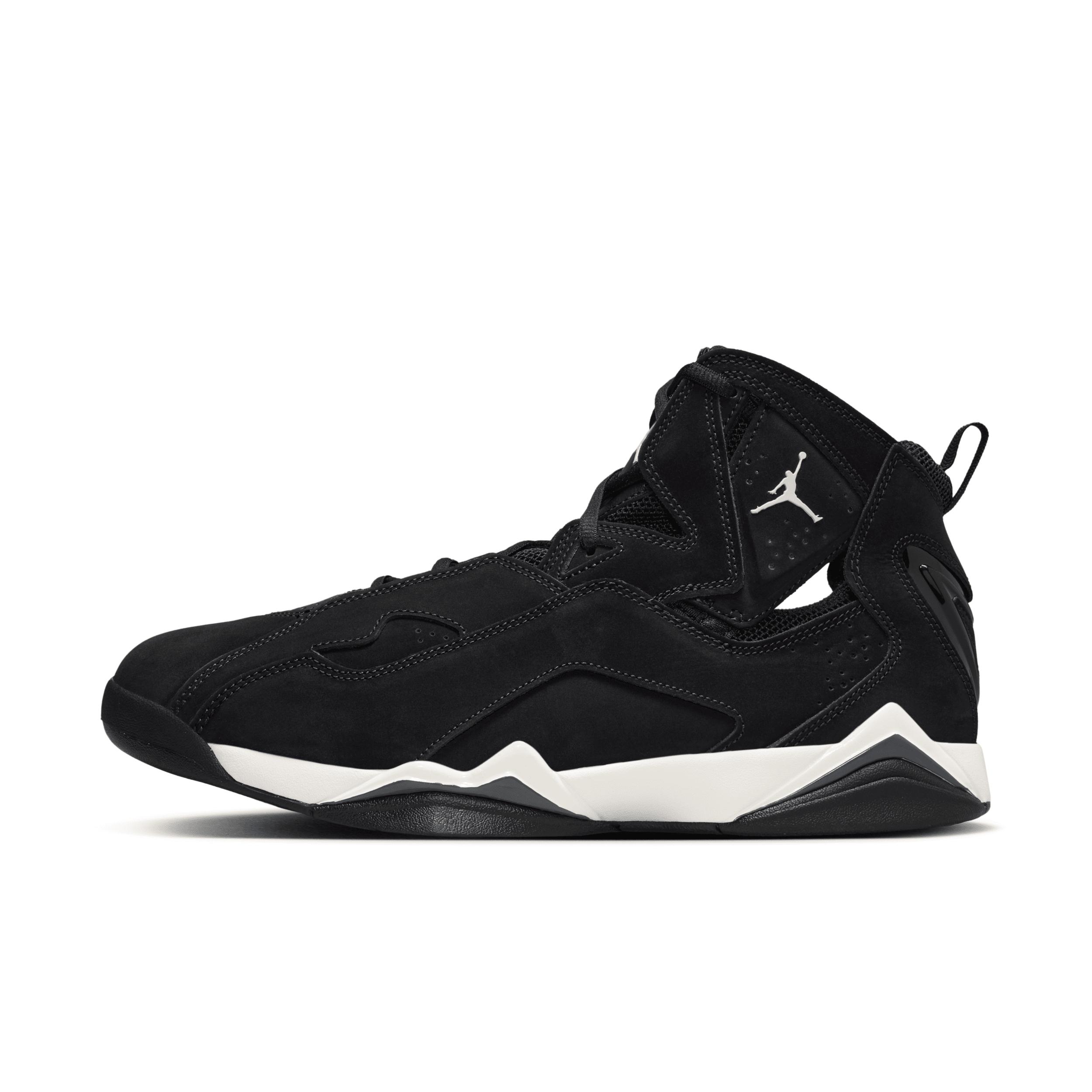 Jordan Mens True Flight Basketball Shoes Product Image