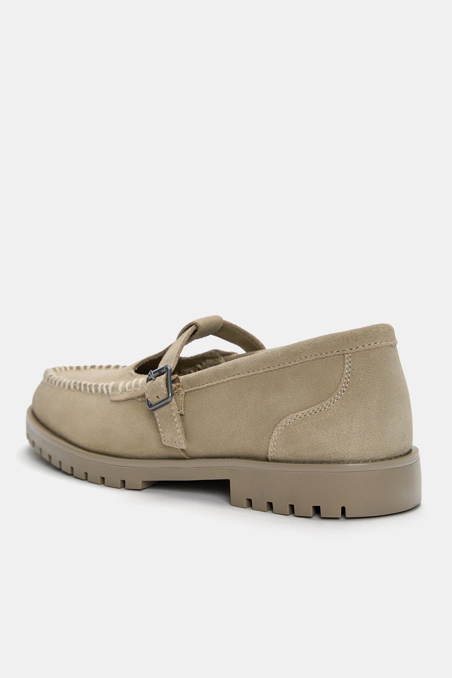 Leather shoes with buckles Product Image