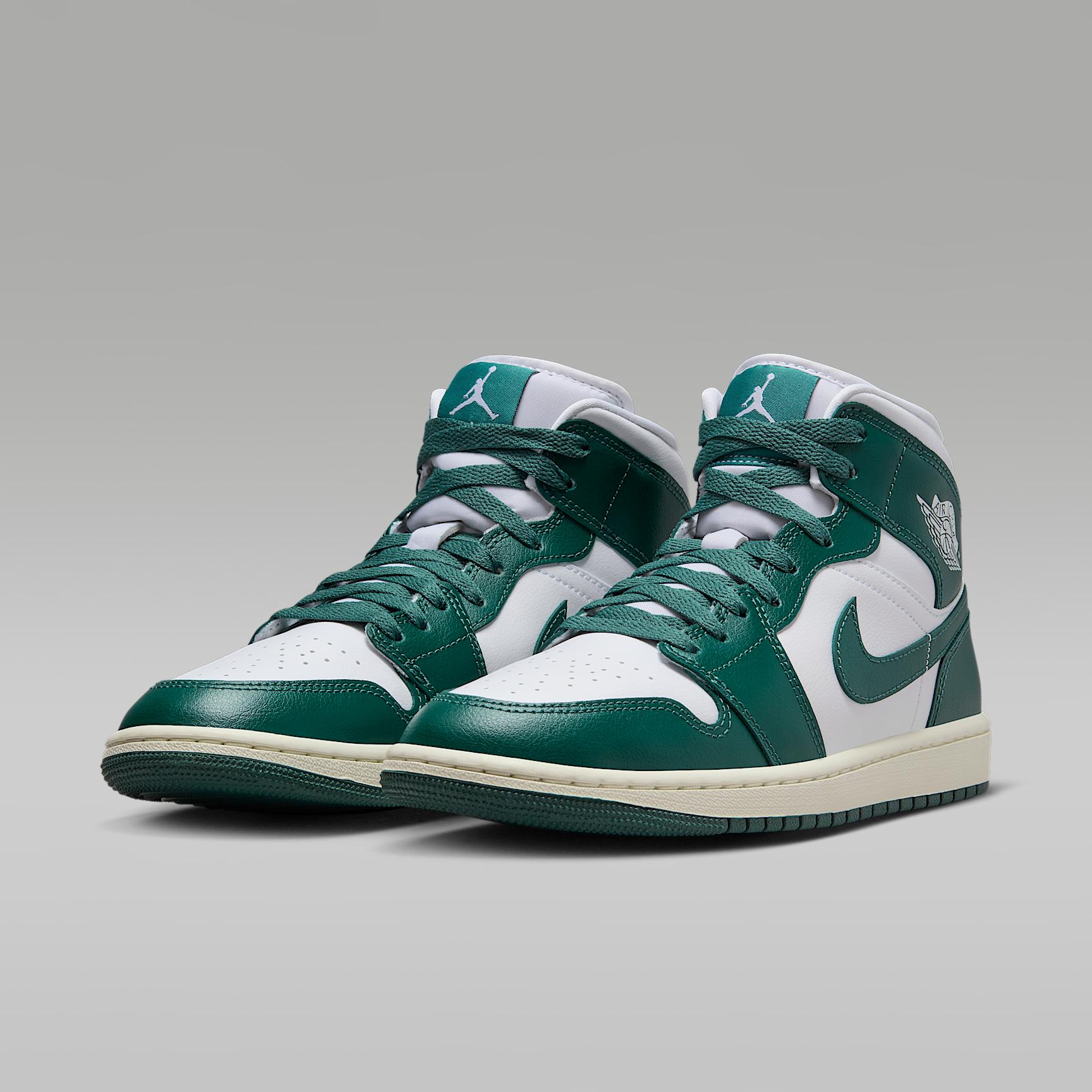 Air Jordan 1 Mid Women's Shoes Product Image