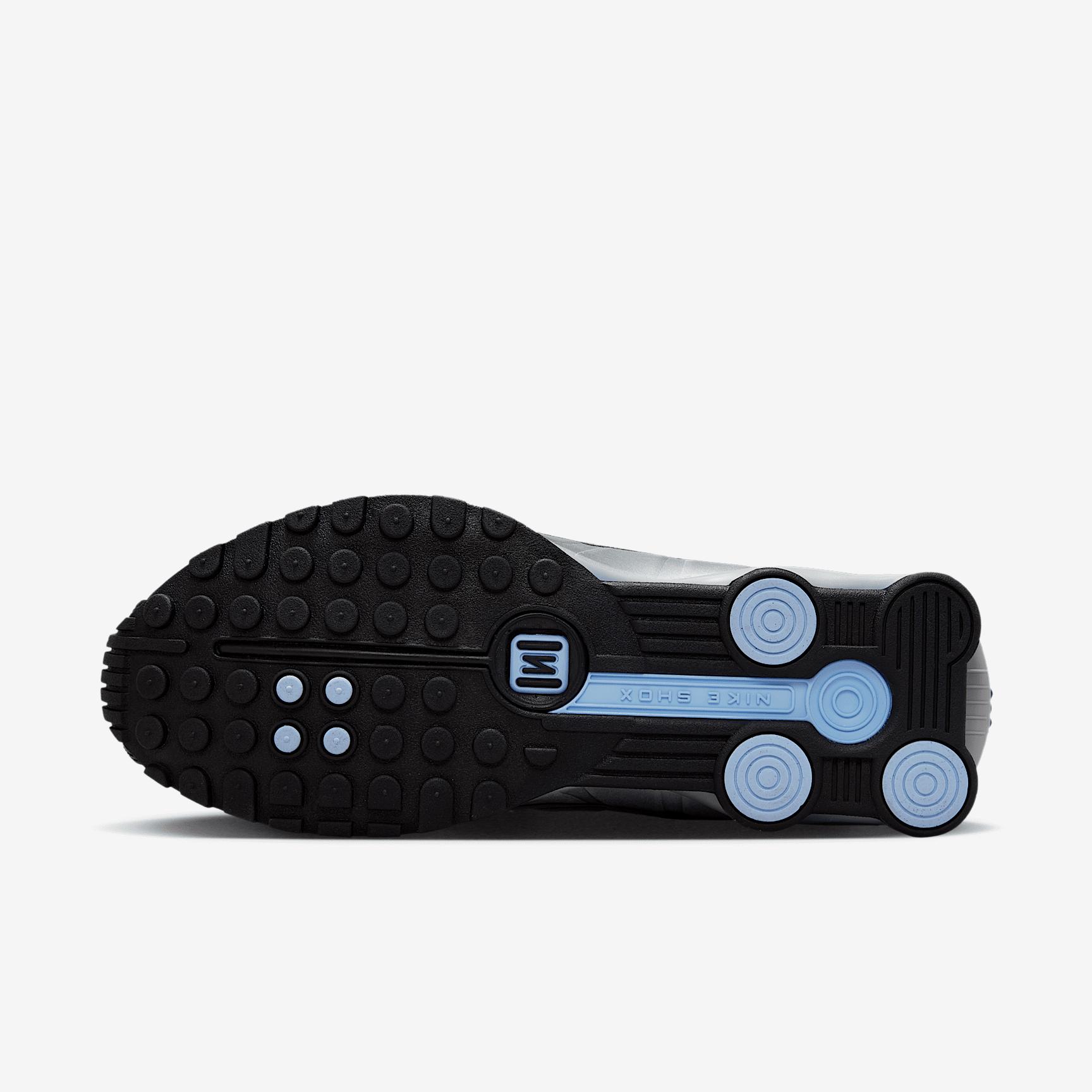 Nike Men's Shox R4 Shoes Product Image