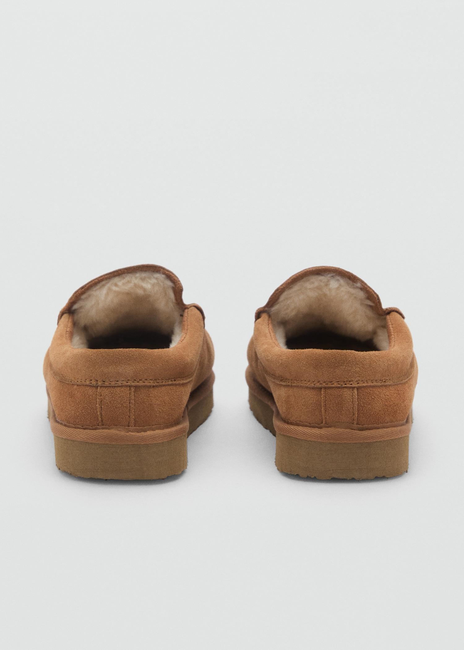 Suede clogs with sheepskin lining - Men | MANGO USA Product Image
