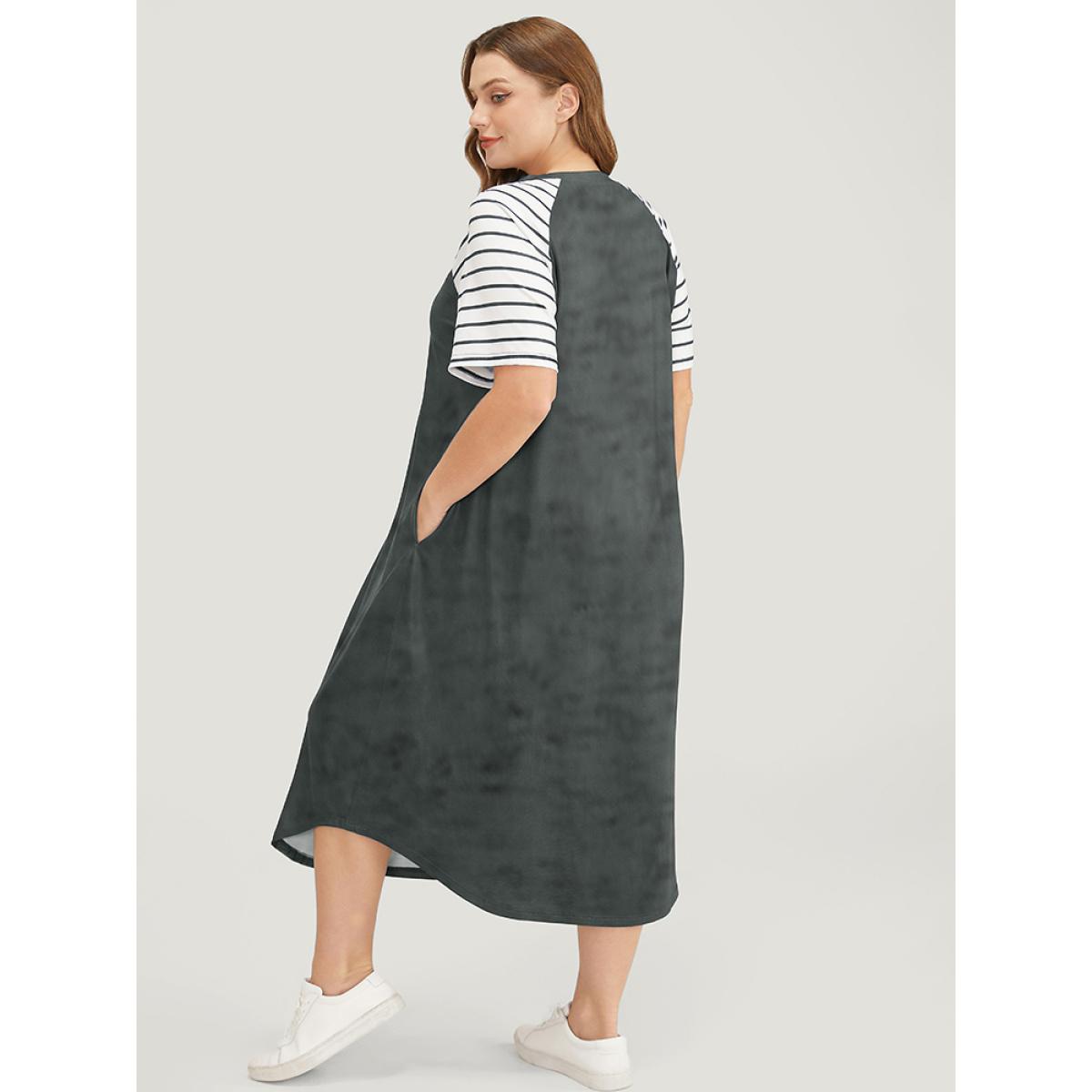 Plus Size Striped Raglan Sleeve Pocket Arc Hem Dress Gray Women Casual Arc Hem V-neck Short sleeve Curvy Midi Dress BloomChic 10/M Product Image