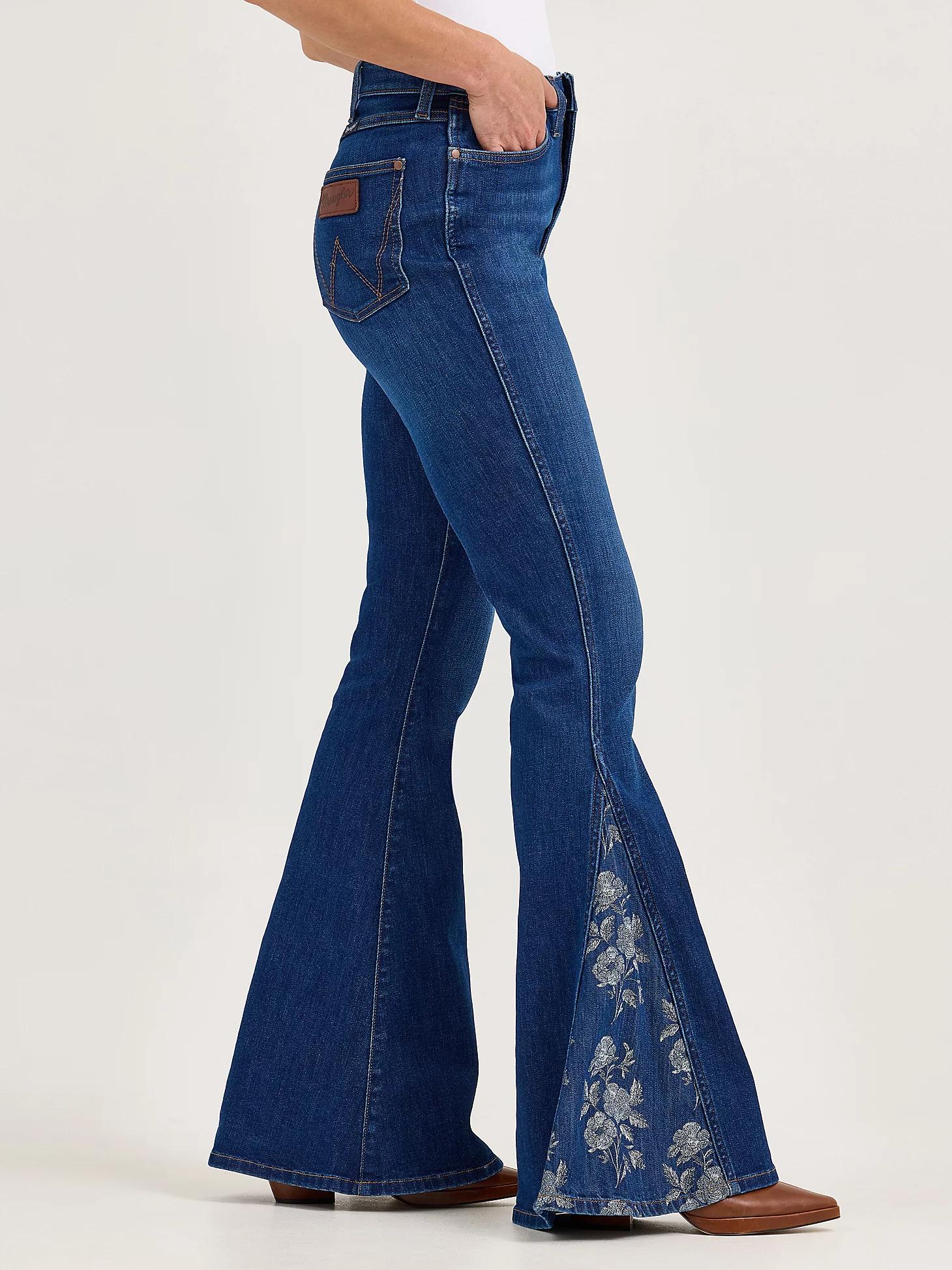 Women's Wrangler Retro® Bailey High Rise Pieced Trumpet Flare Jean in Melody Product Image