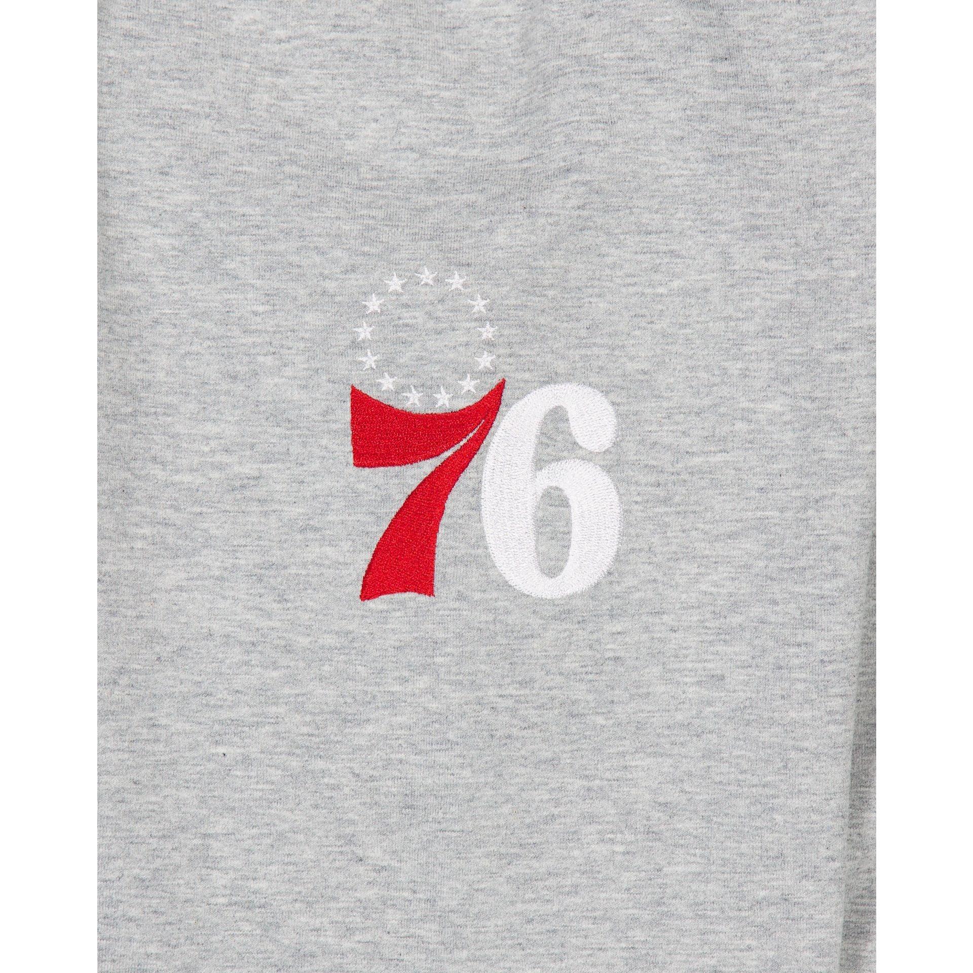 Philadelphia 76ers Gray Logo Select Crewneck Male Product Image