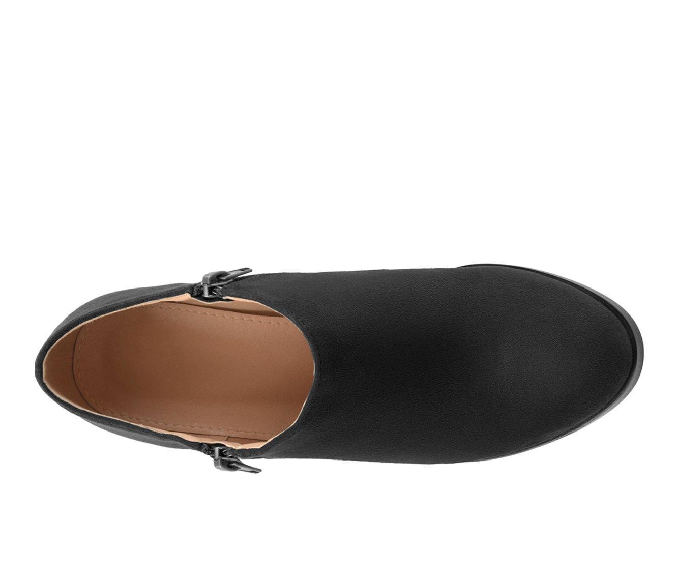 Women's Journee Collection Sanzi Heeled Booties Product Image